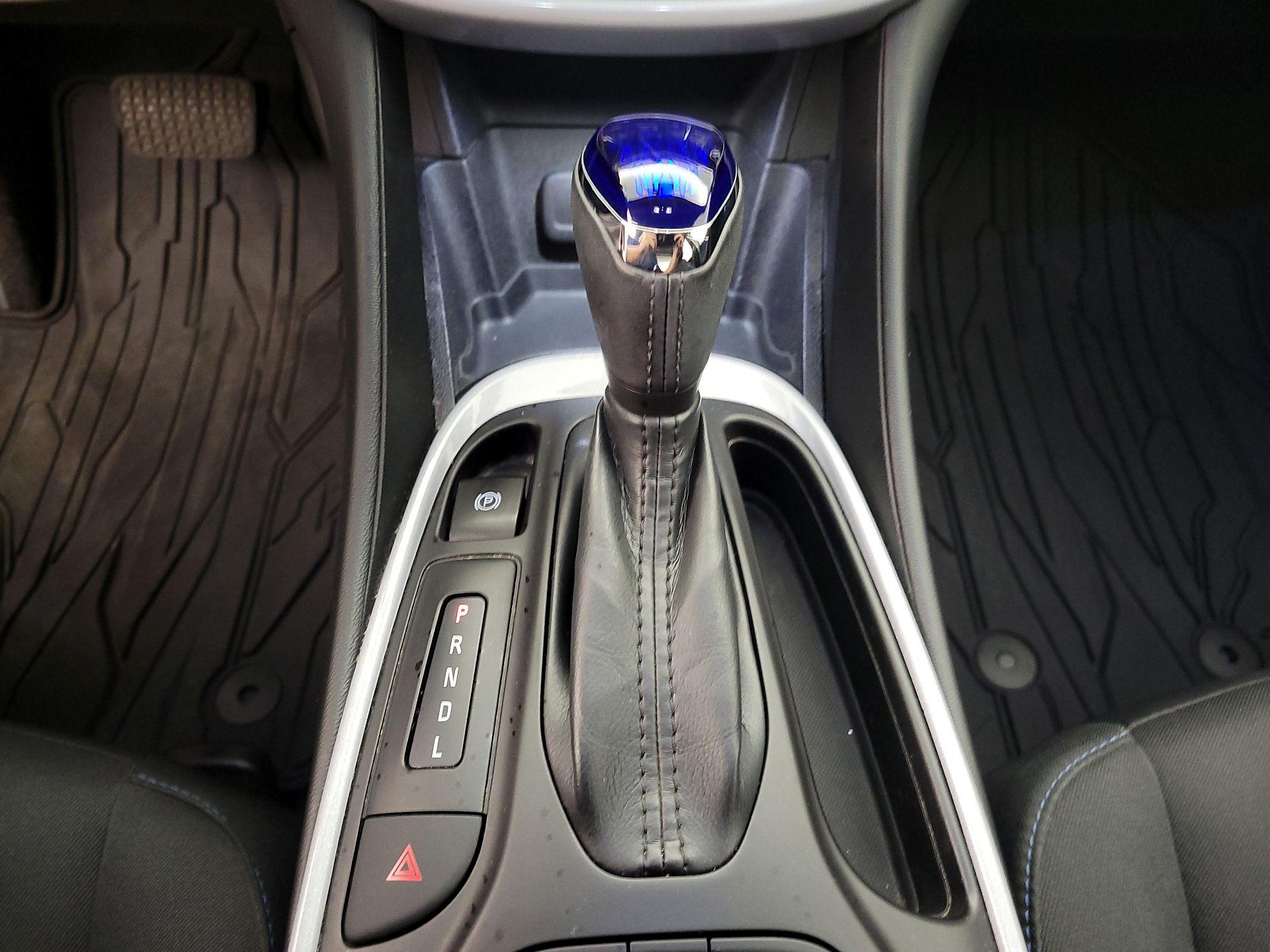 Thumbnail: 2017 Chevrolet Volt - 17