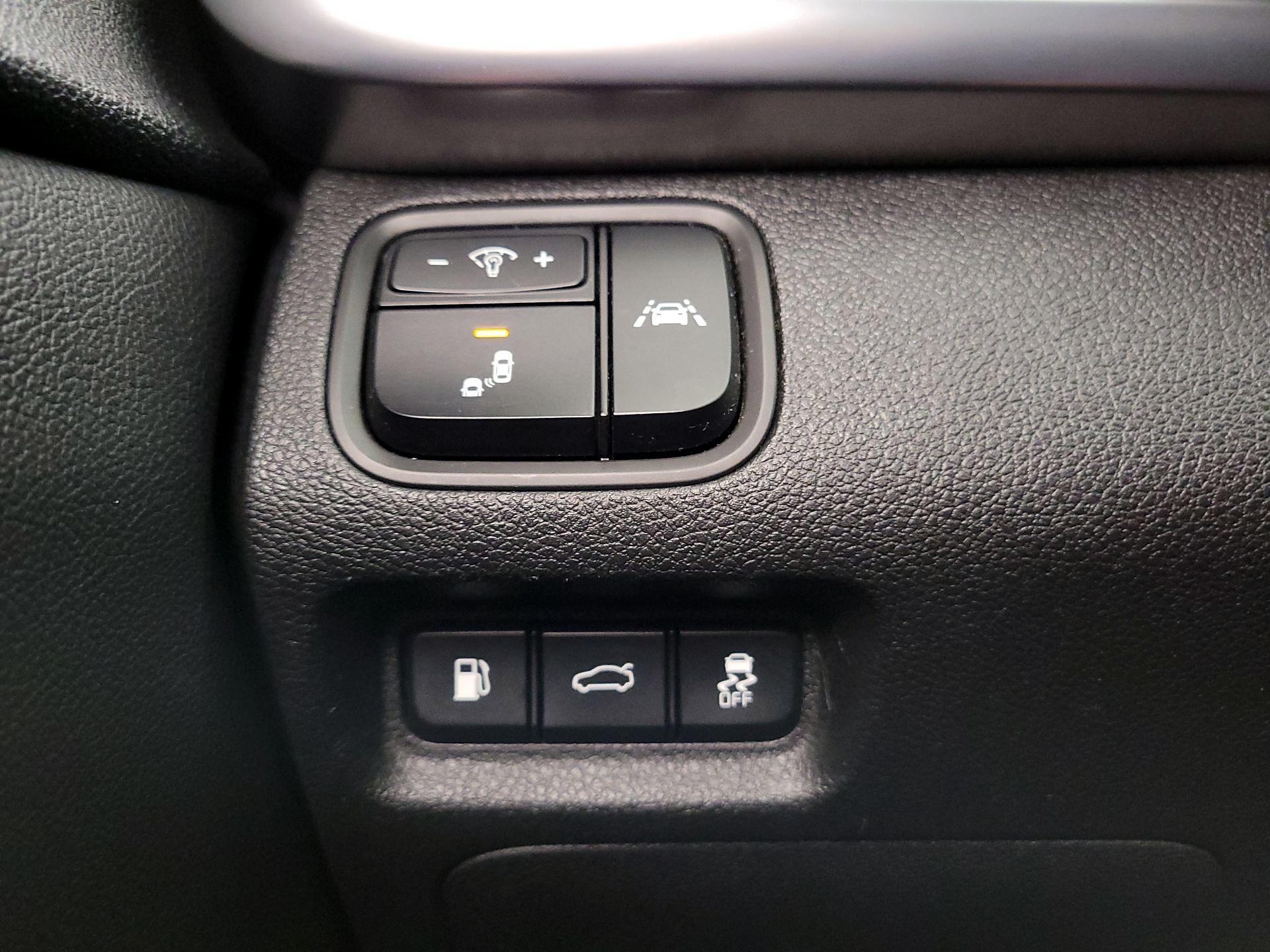 Thumbnail: 2016 Kia Optima - 13