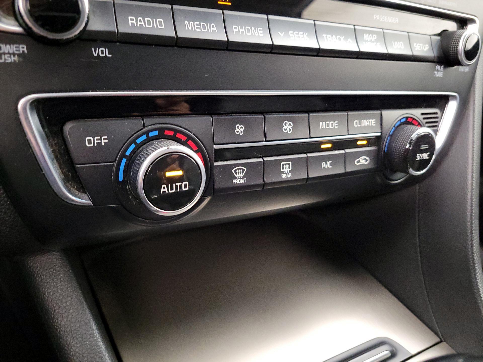 Thumbnail: 2016 Kia Optima - 17