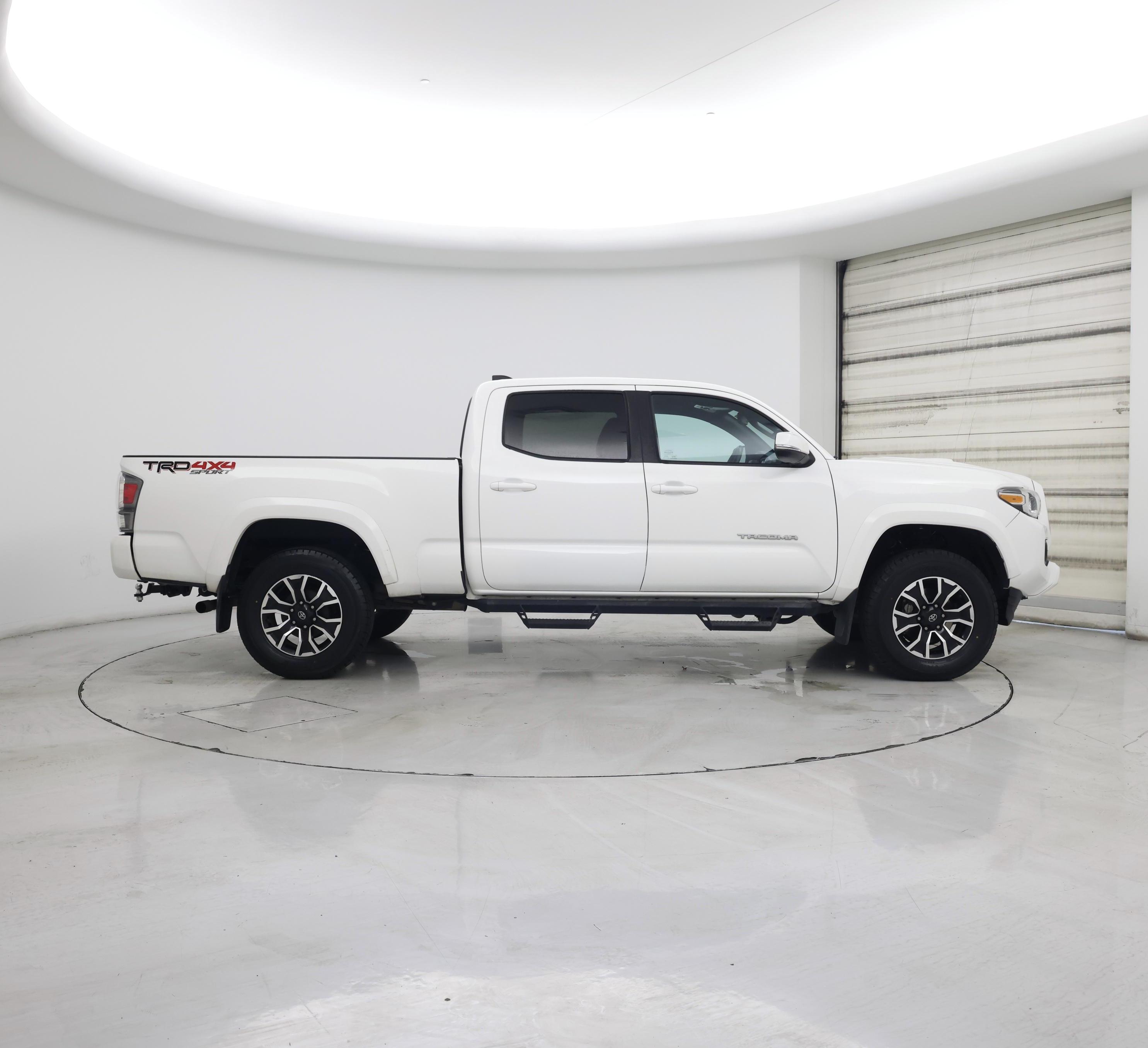 Thumbnail: 2020 Toyota Tacoma - 7
