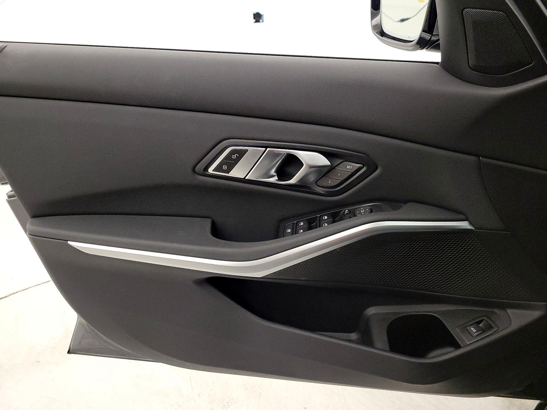 Thumbnail: 2020 BMW 3 Series - 12