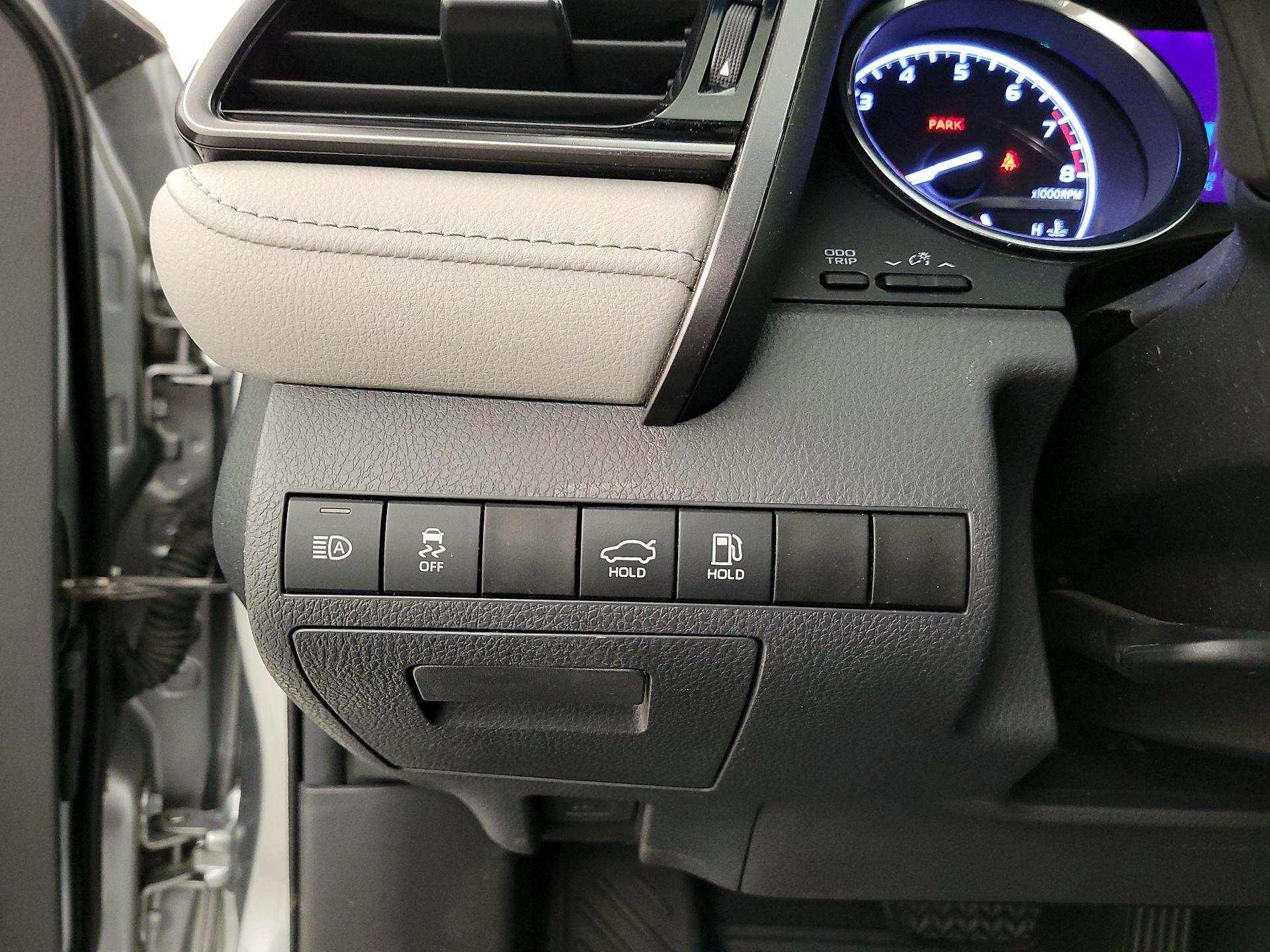 Thumbnail: 2019 Toyota Camry - 13
