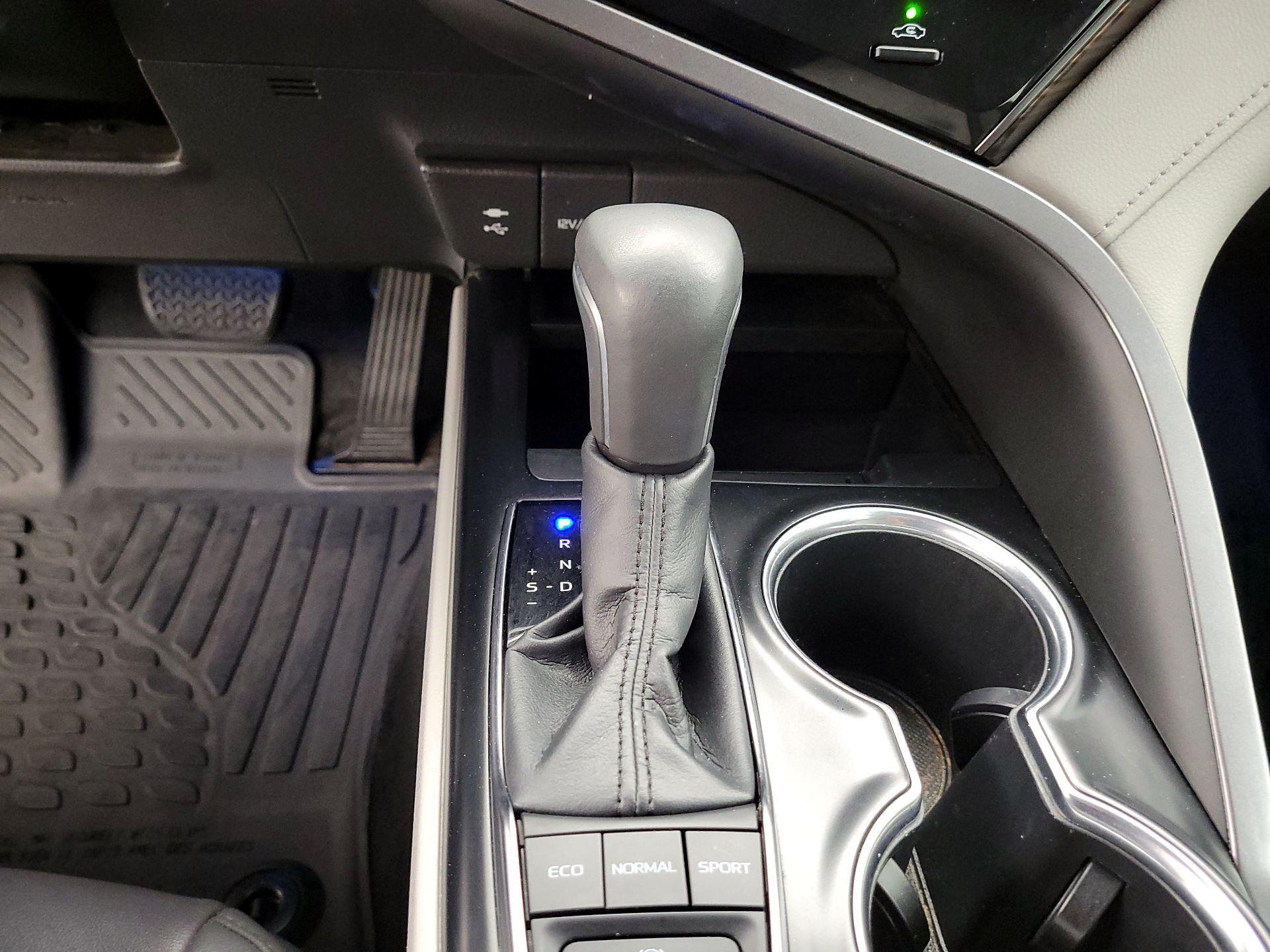 Thumbnail: 2019 Toyota Camry - 18