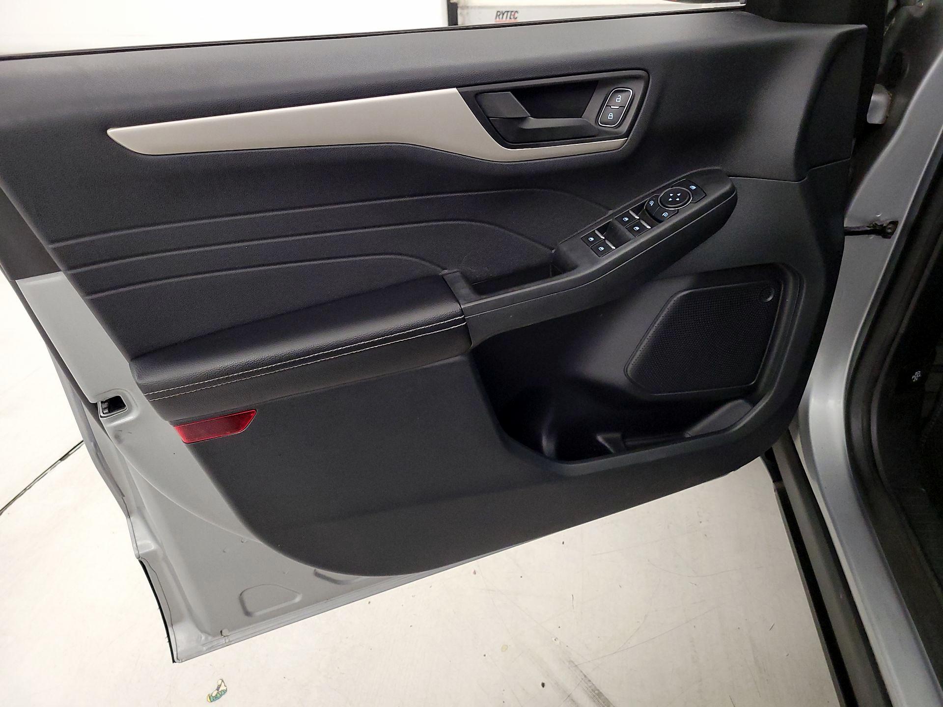 Thumbnail: 2022 Ford Escape - 12