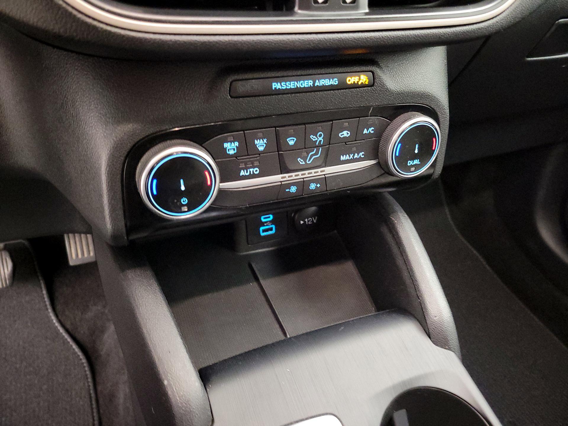 Thumbnail: 2022 Ford Escape - 17