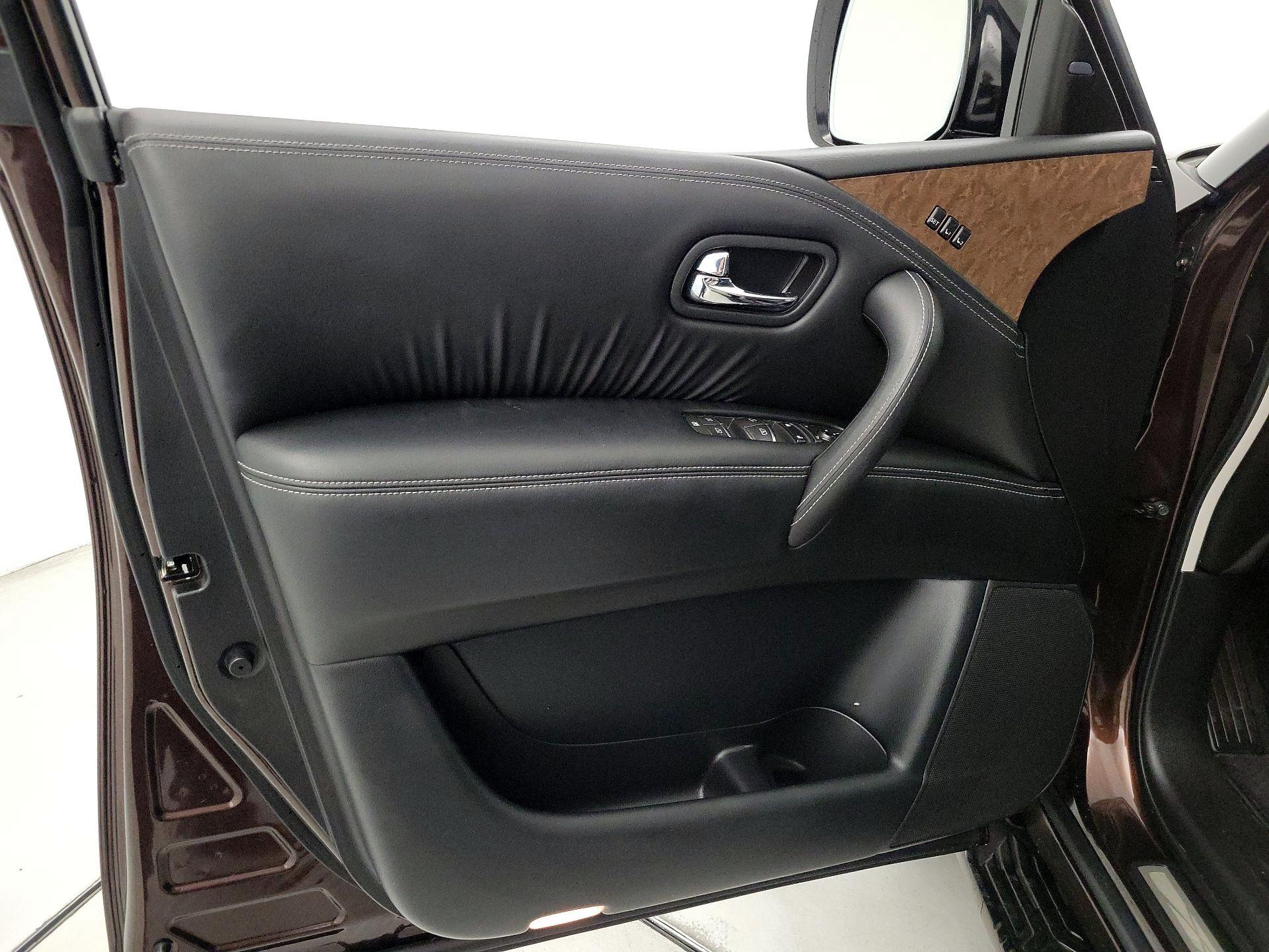 Thumbnail: 2017 INFINITI QX80 - 12
