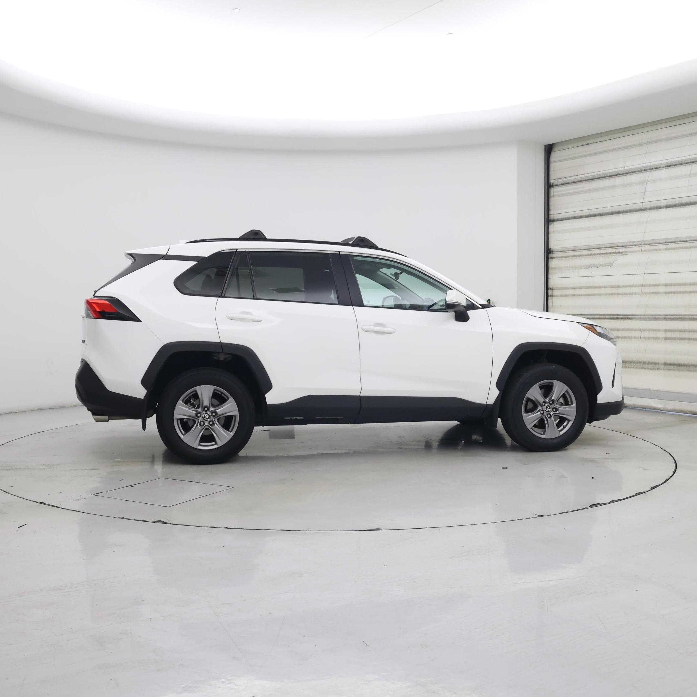 Thumbnail: 2022 Toyota RAV4 - 7