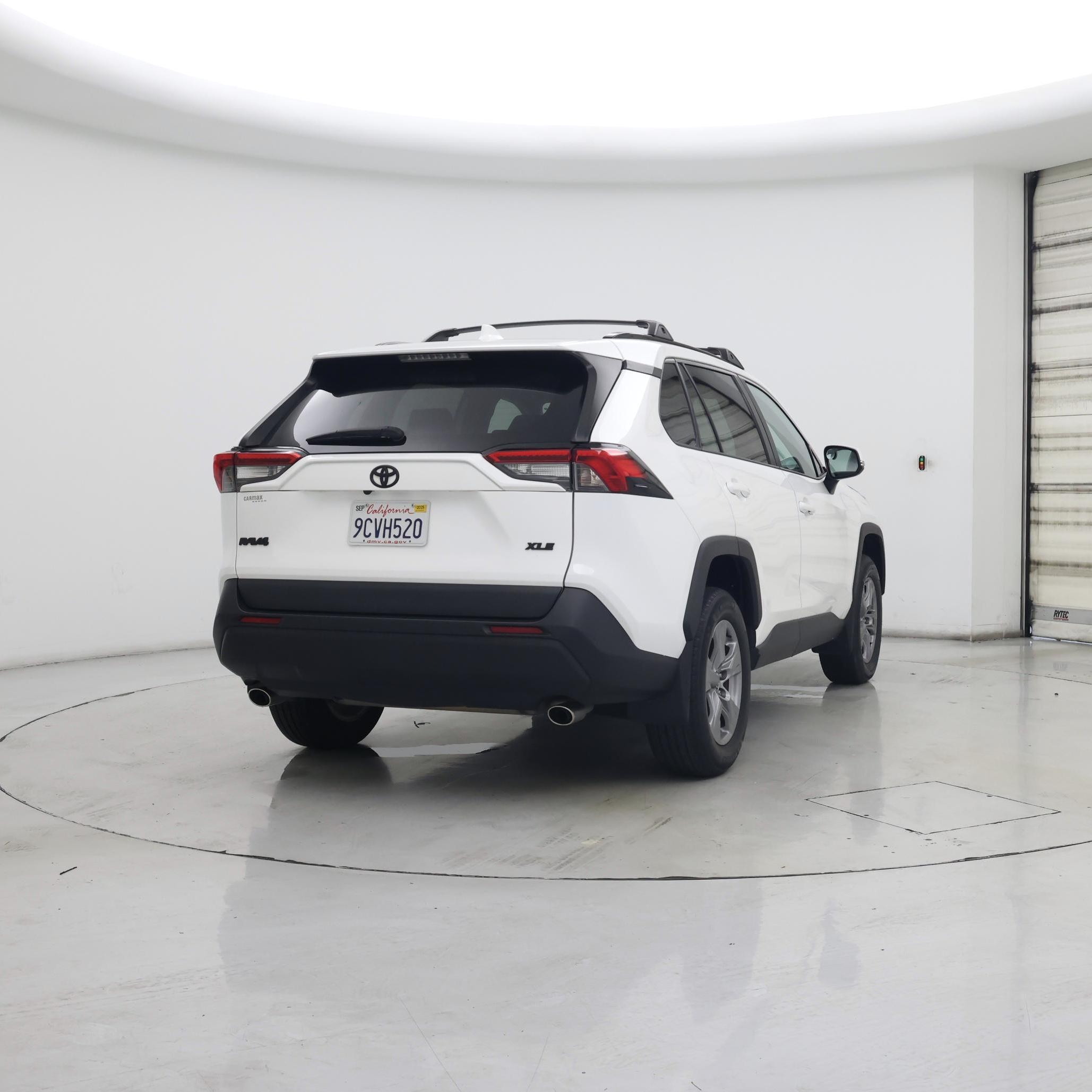 Thumbnail: 2022 Toyota RAV4 - 8