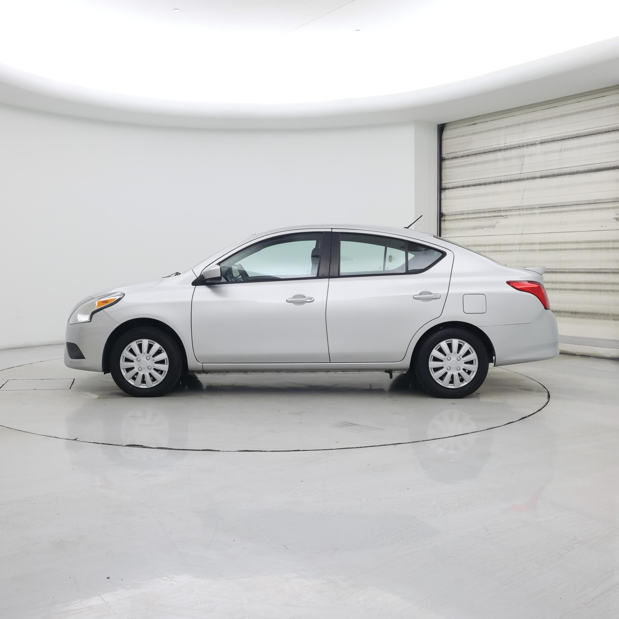 Thumbnail: 2018 Nissan Versa - 3