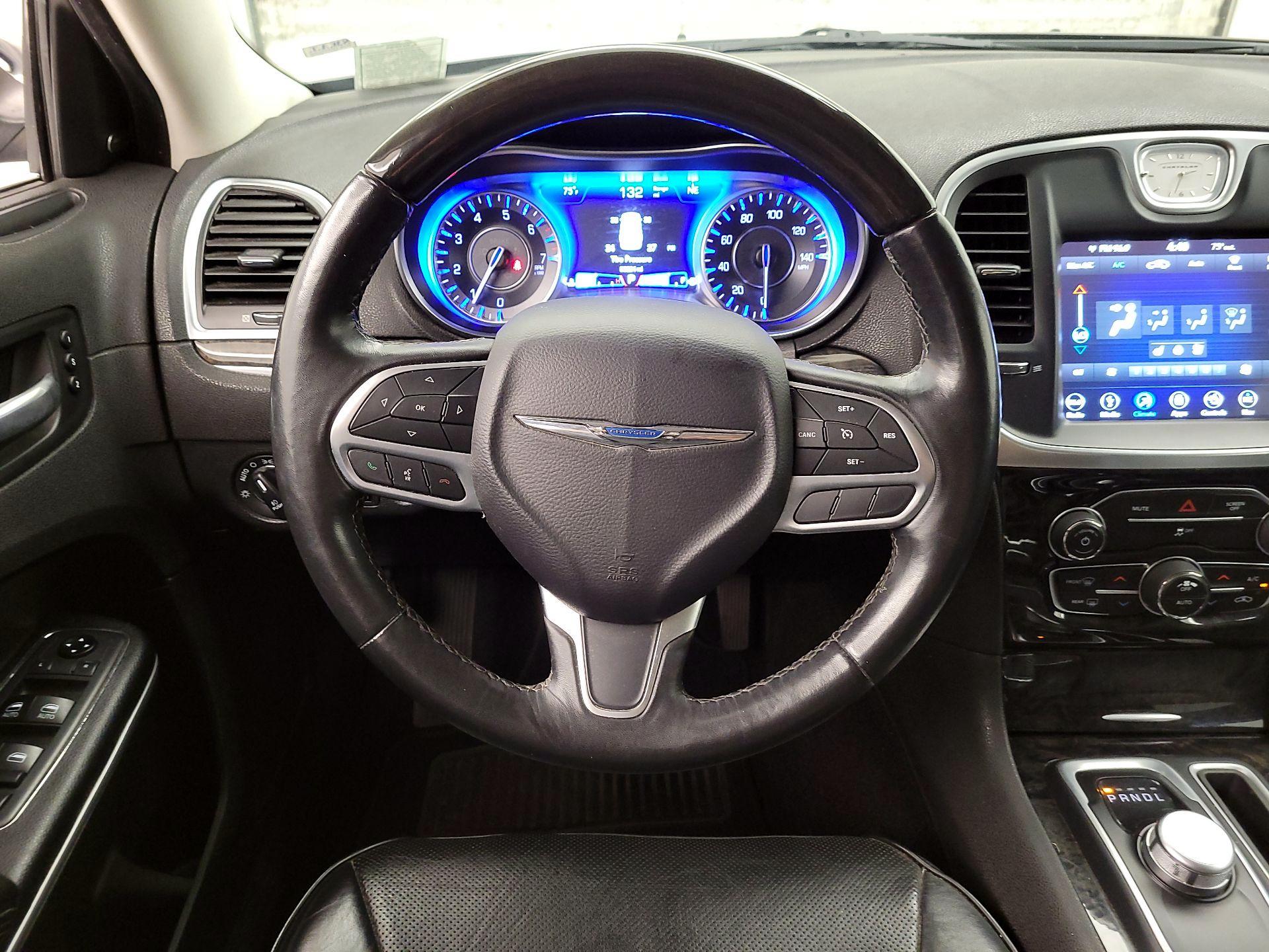Thumbnail: 2019 Chrysler 300 - 10