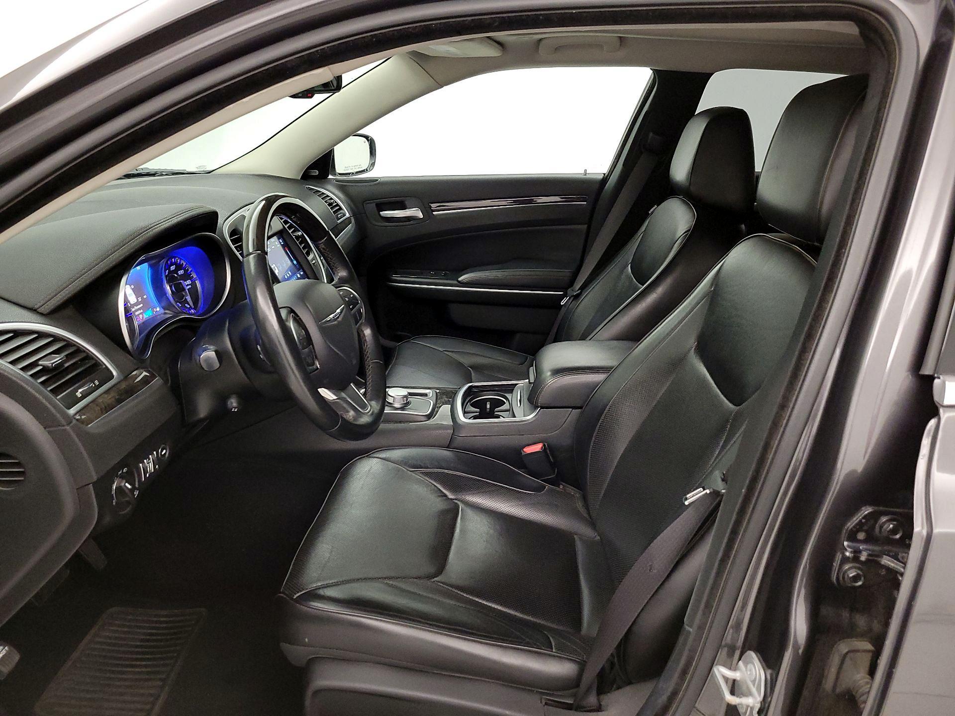 Thumbnail: 2019 Chrysler 300 - 11