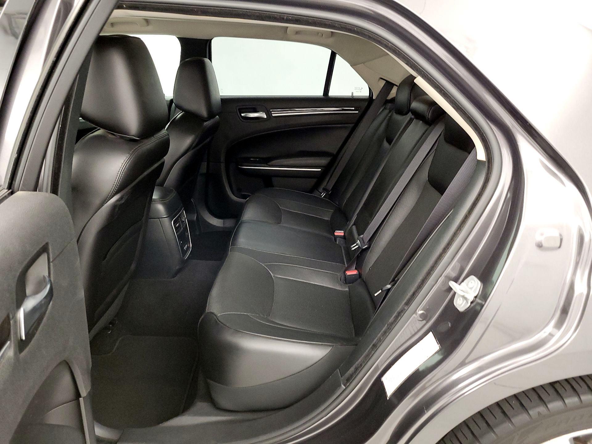 Thumbnail: 2019 Chrysler 300 - 19