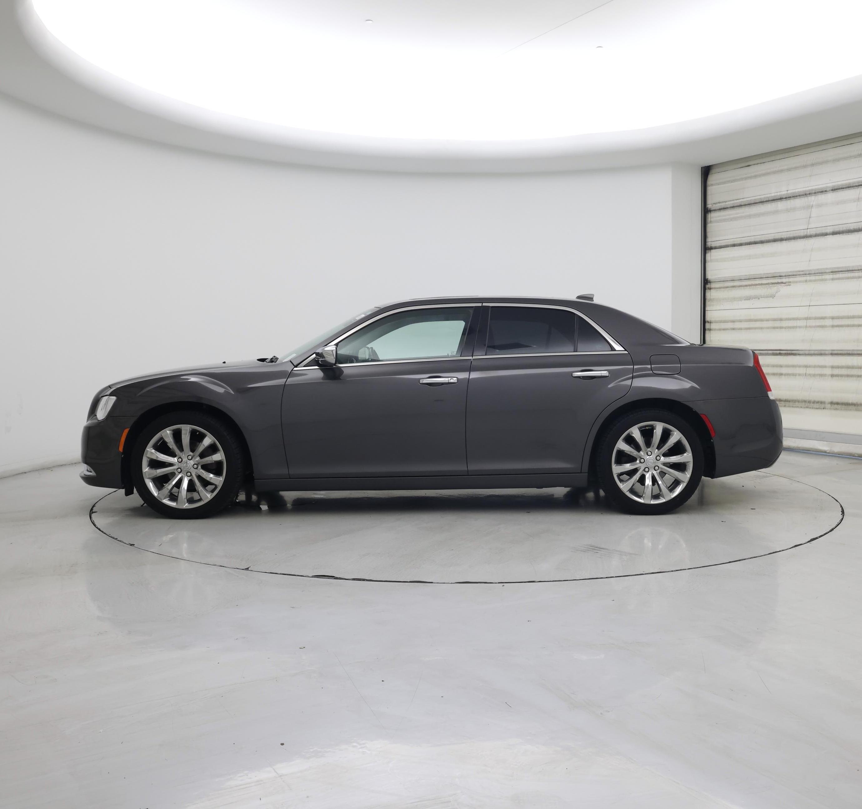 Thumbnail: 2019 Chrysler 300 - 3