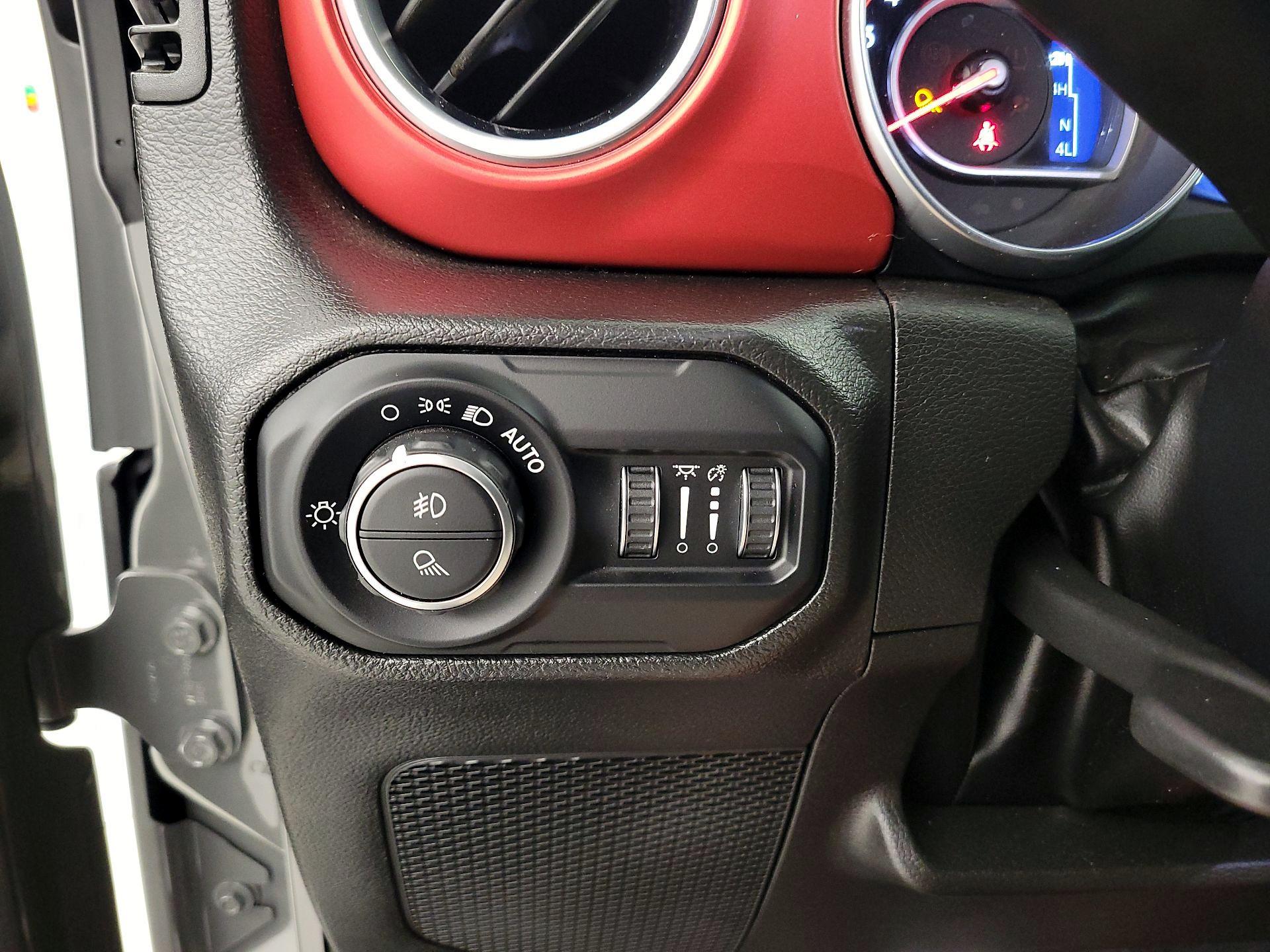 Thumbnail: 2022 Jeep Gladiator - 13