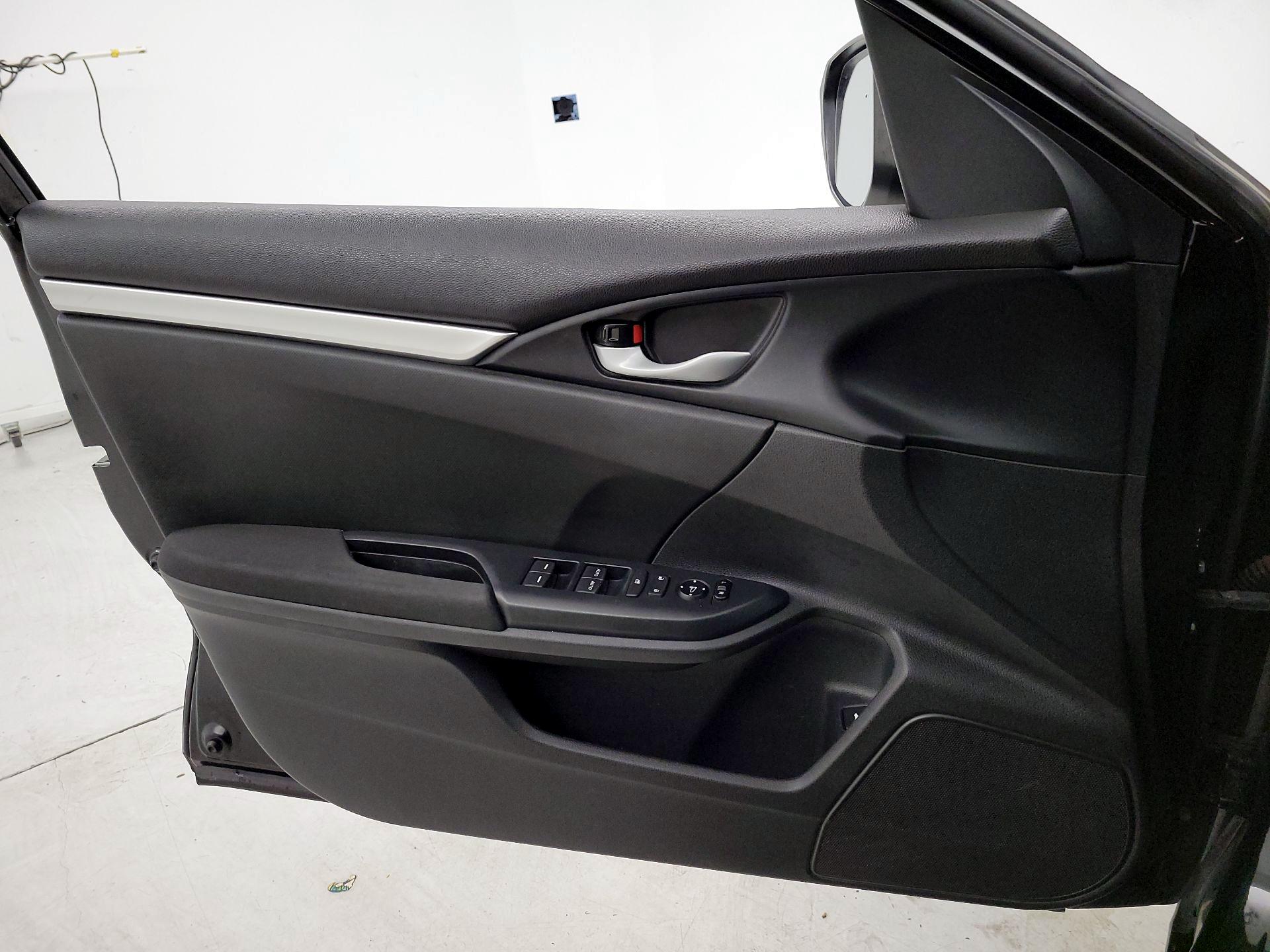 Thumbnail: 2016 Honda Civic - 12