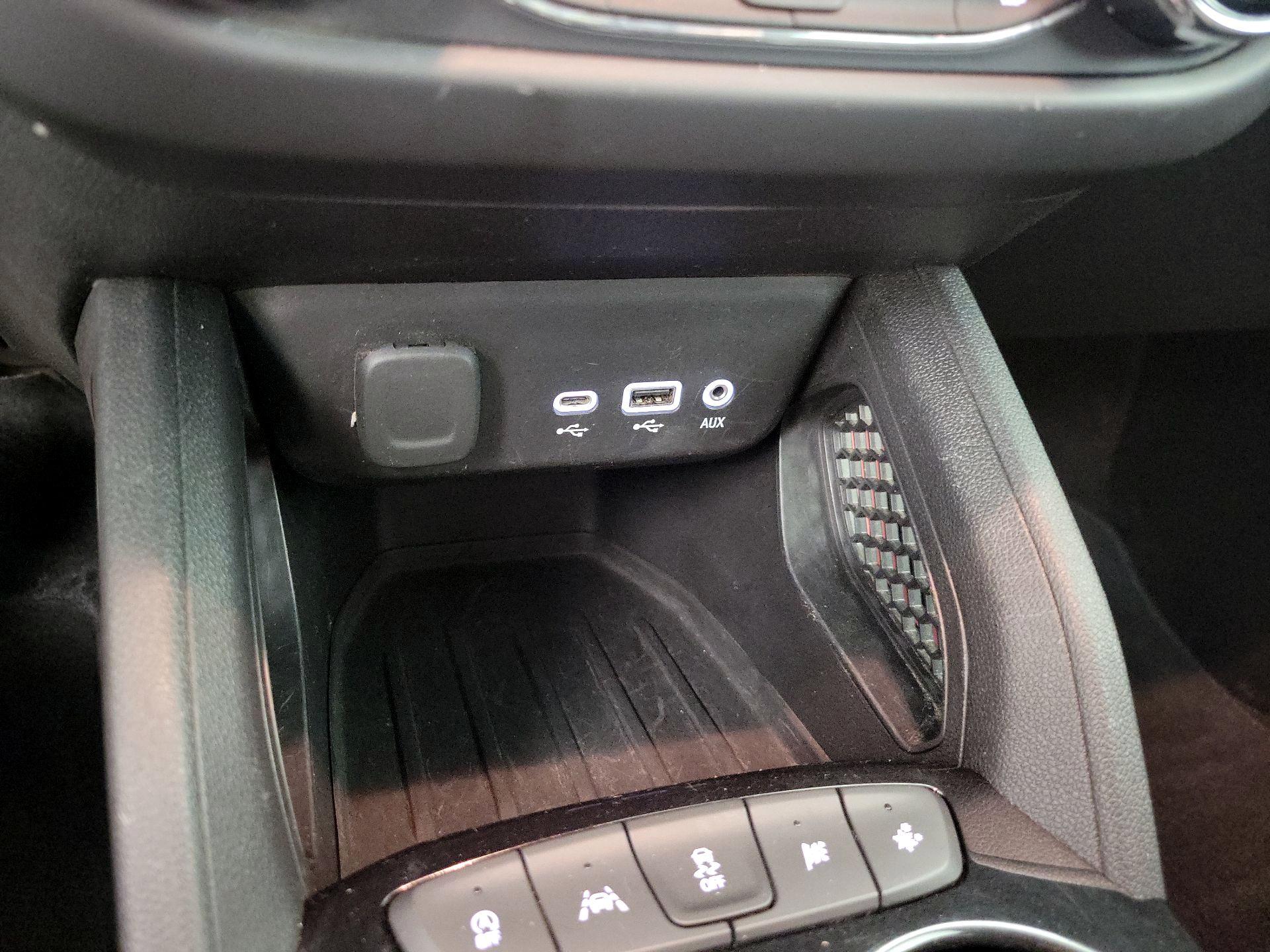 Thumbnail: 2021 Chevrolet TrailBlazer - 17