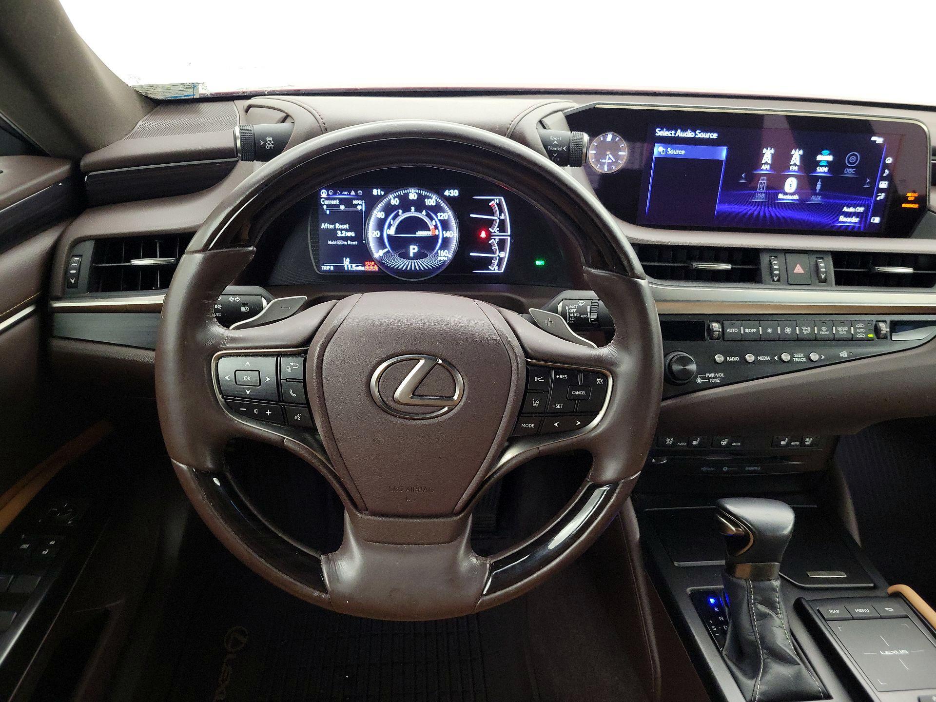 Thumbnail: 2019 Lexus ES - 10