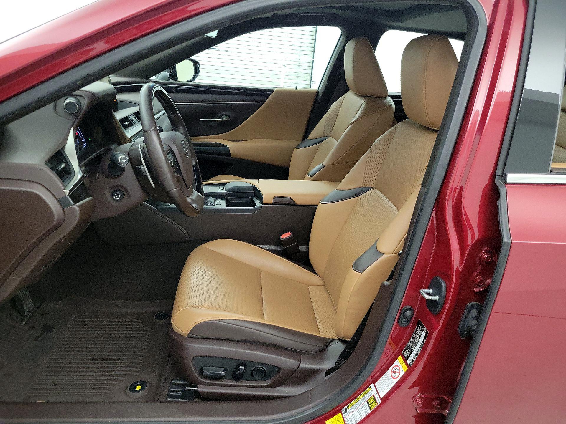 Thumbnail: 2019 Lexus ES - 11