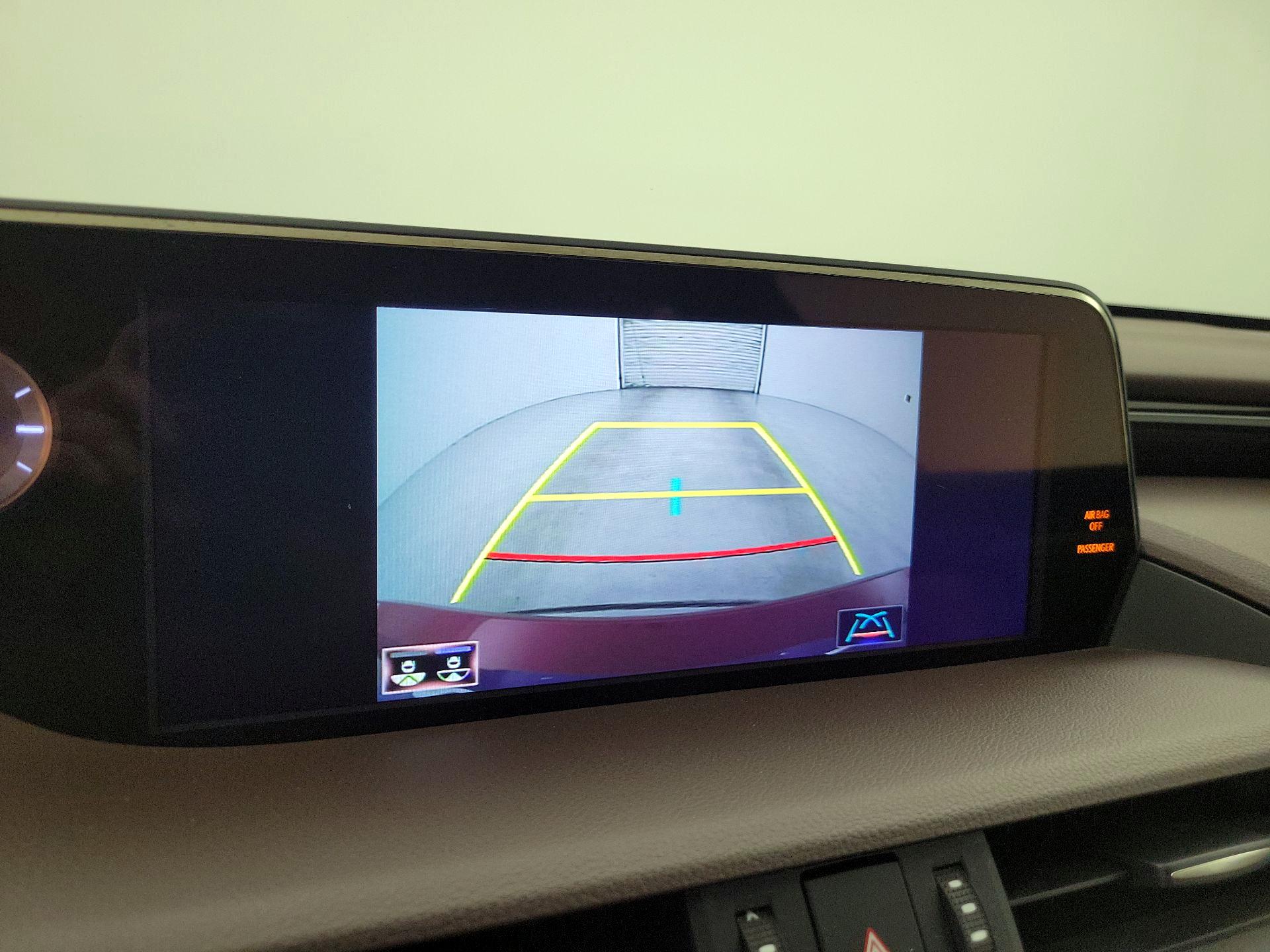 Thumbnail: 2019 Lexus ES - 13