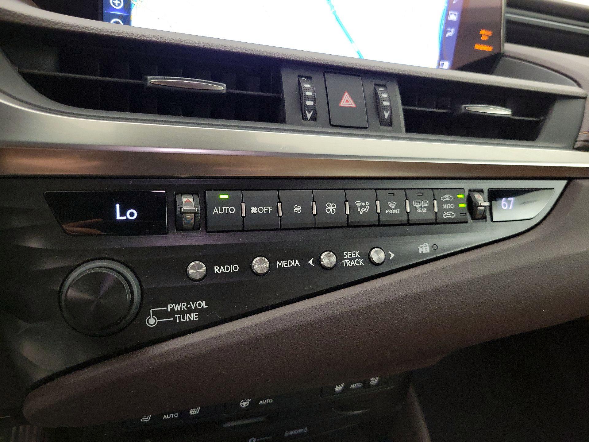 Thumbnail: 2019 Lexus ES - 15