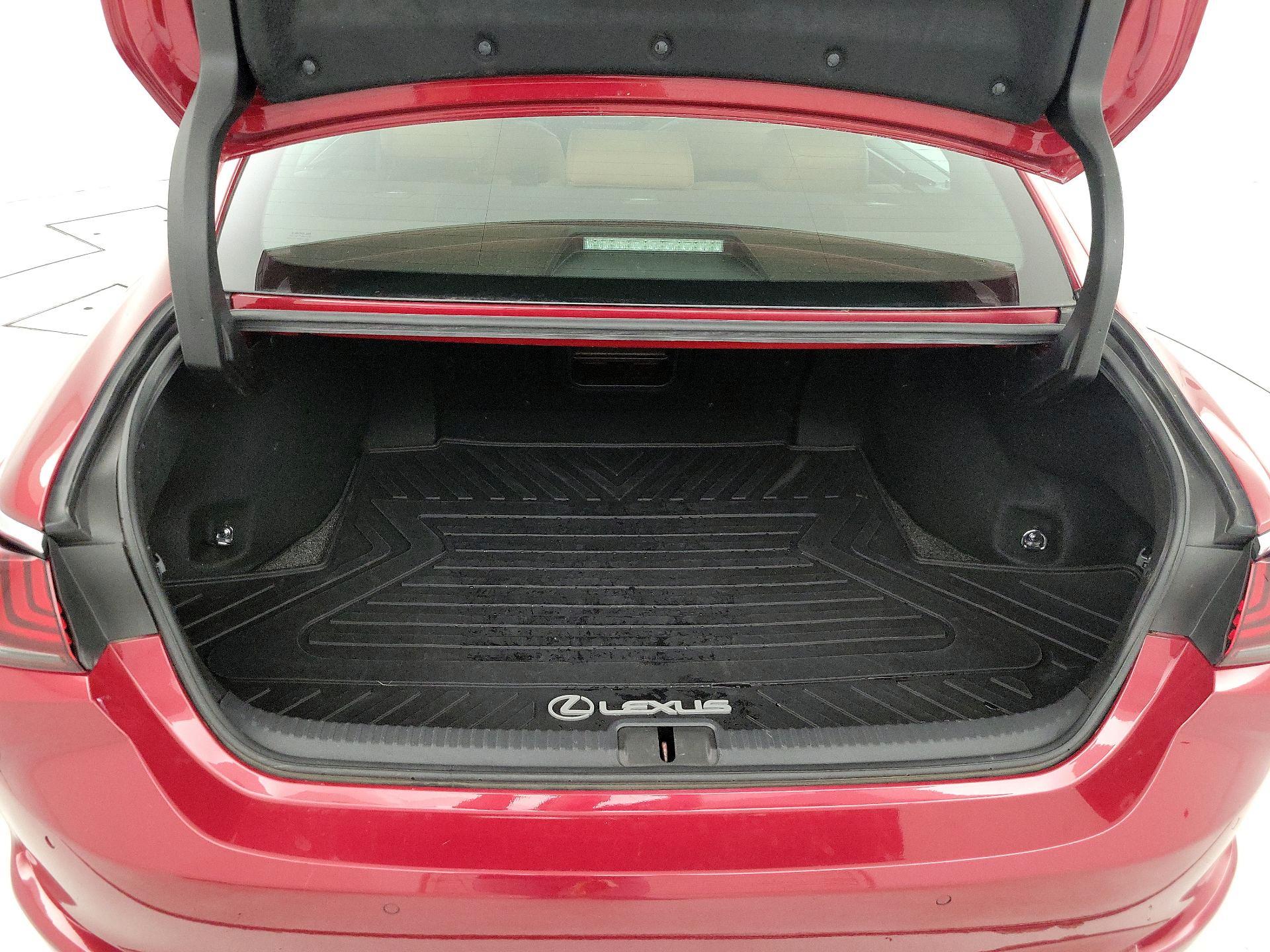 Thumbnail: 2019 Lexus ES - 18