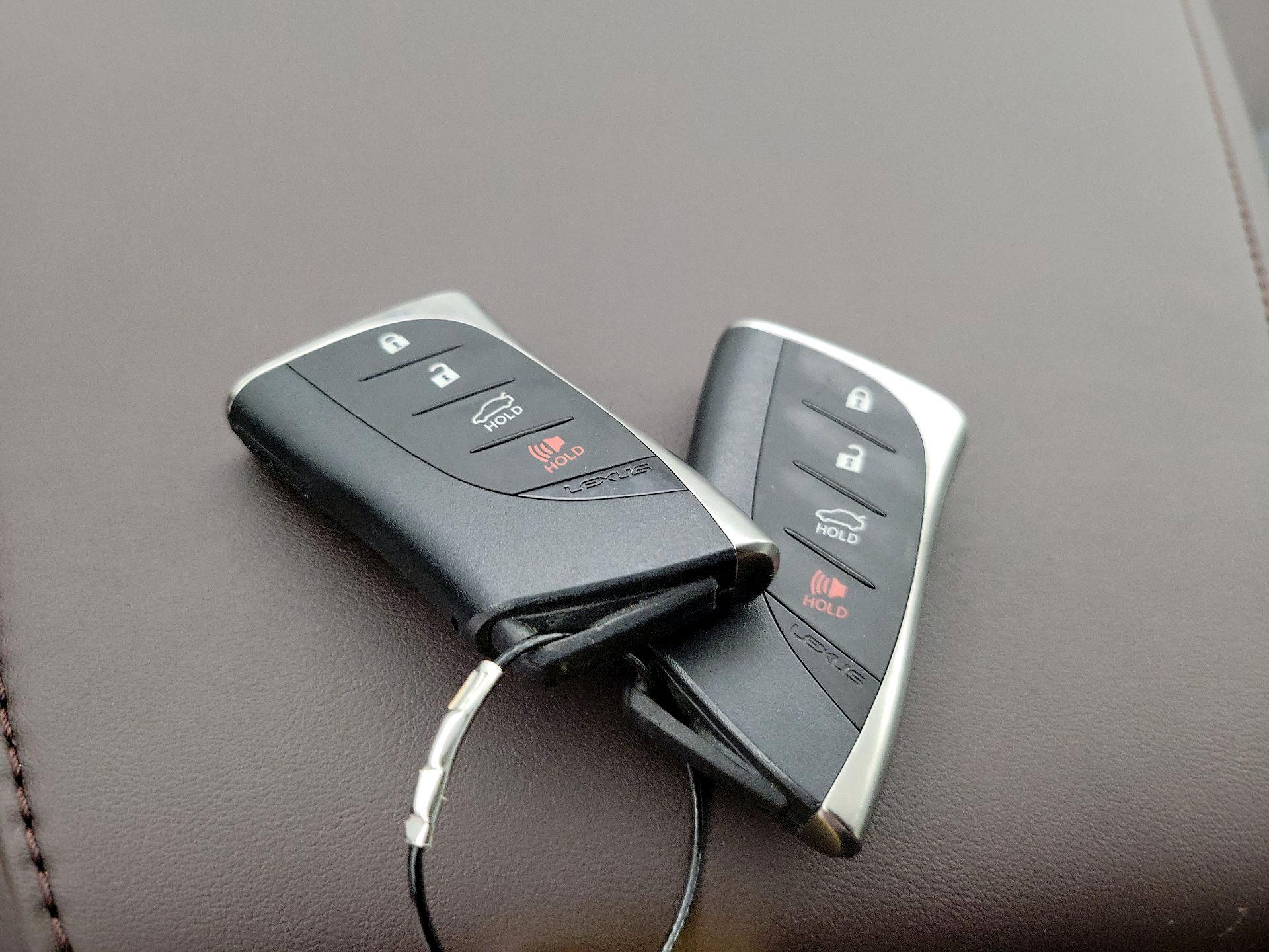 Thumbnail: 2019 Lexus ES - 20