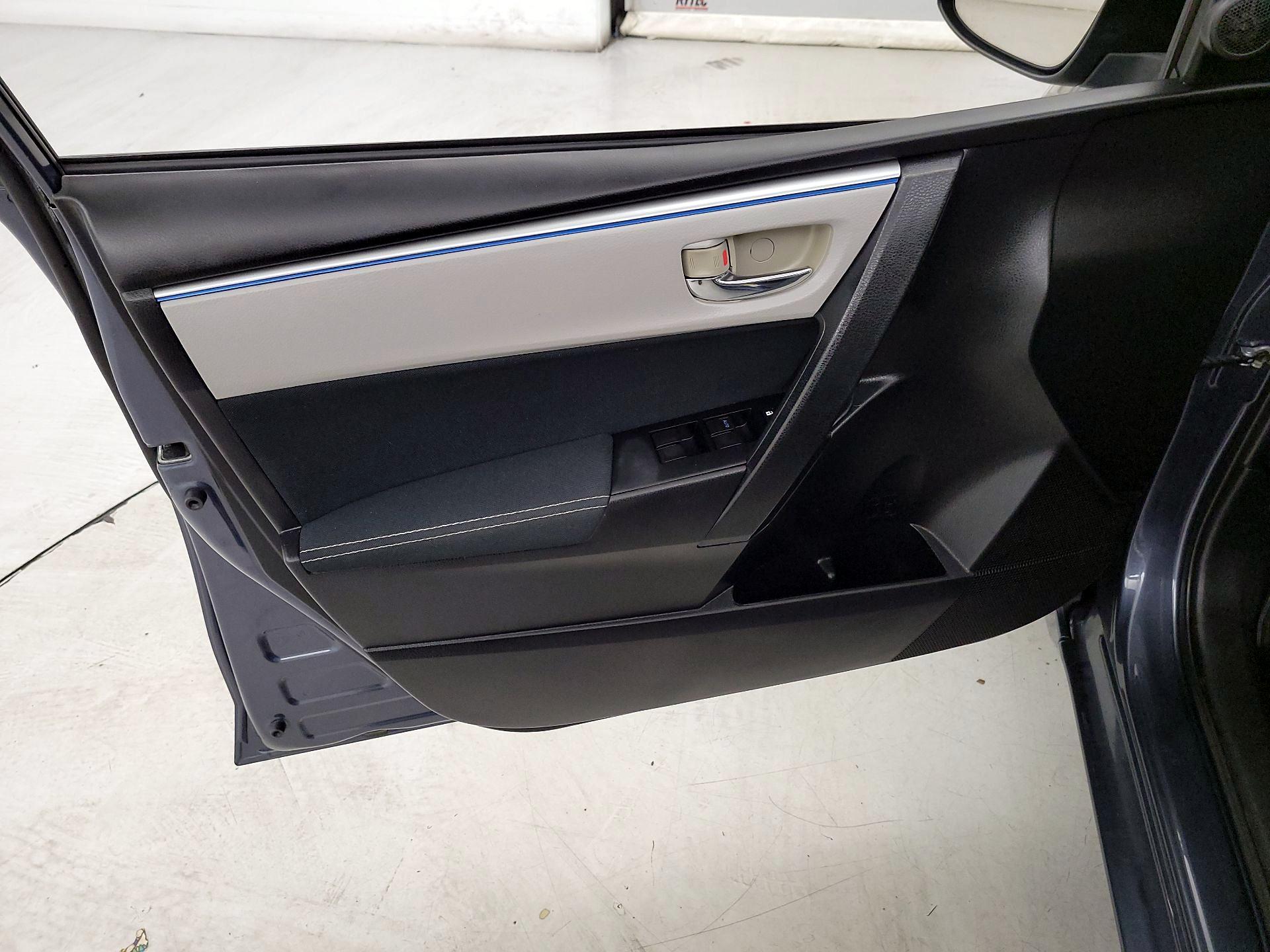 Thumbnail: 2016 Toyota Corolla - 12