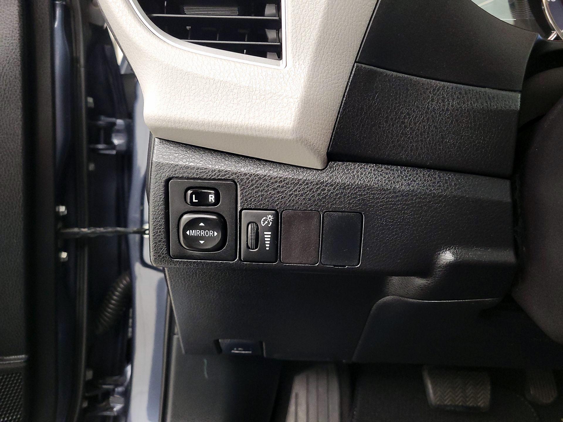 Thumbnail: 2016 Toyota Corolla - 13