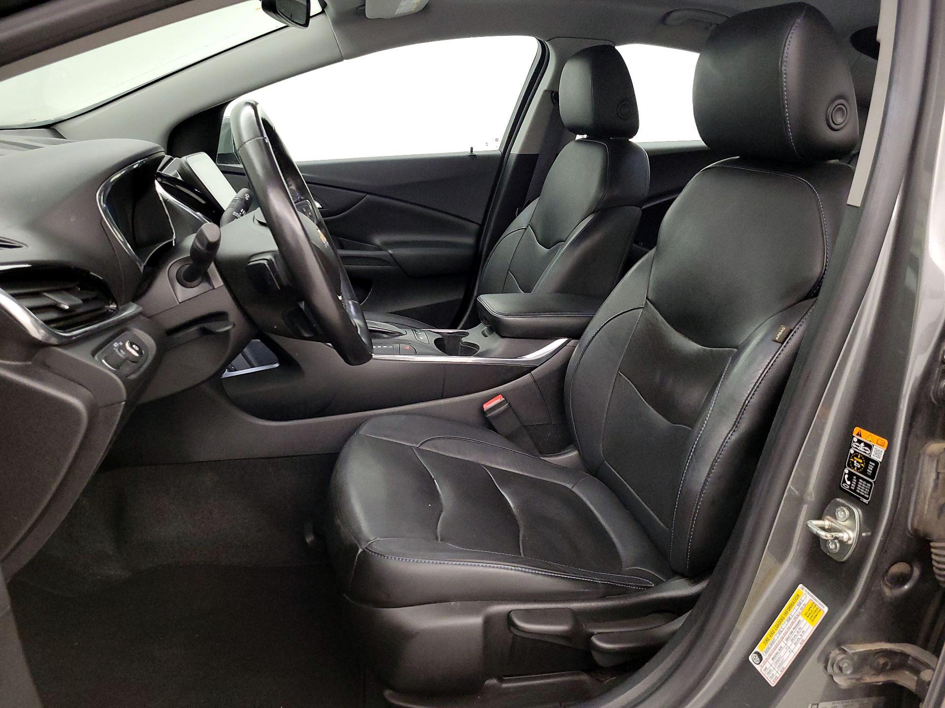 Thumbnail: 2016 Chevrolet Volt - 11