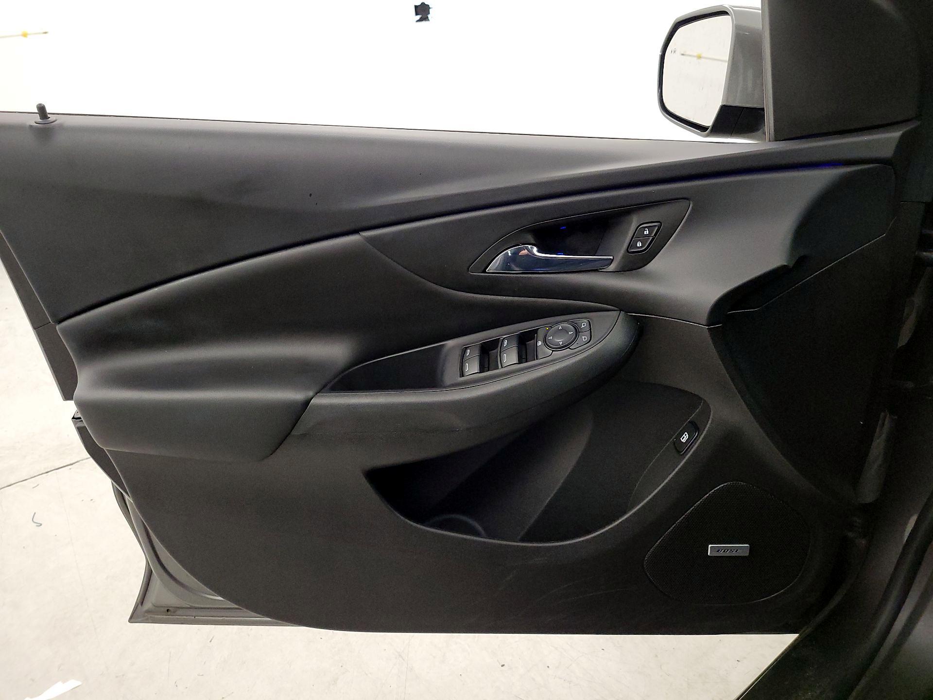 Thumbnail: 2016 Chevrolet Volt - 12