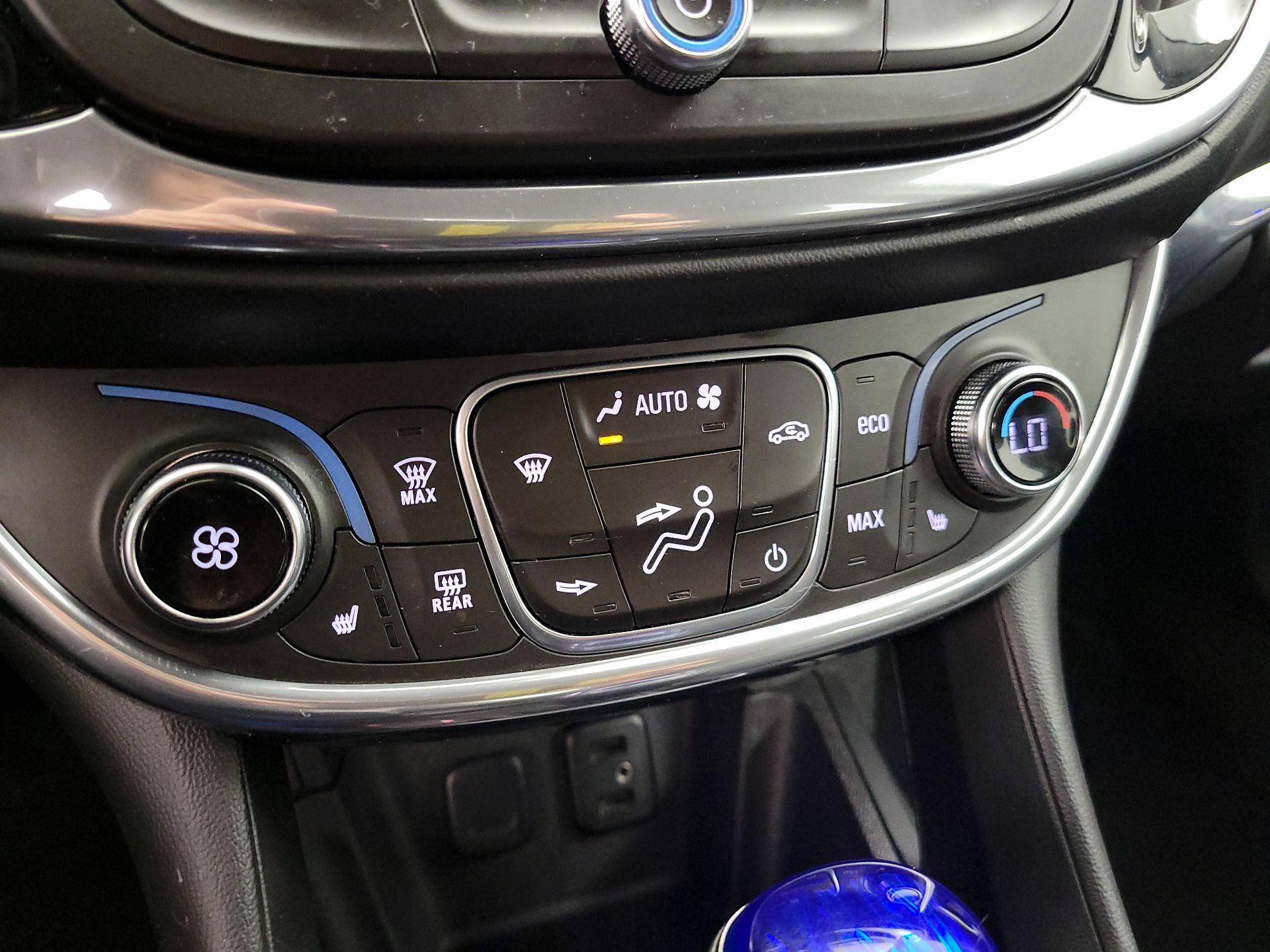 Thumbnail: 2016 Chevrolet Volt - 15