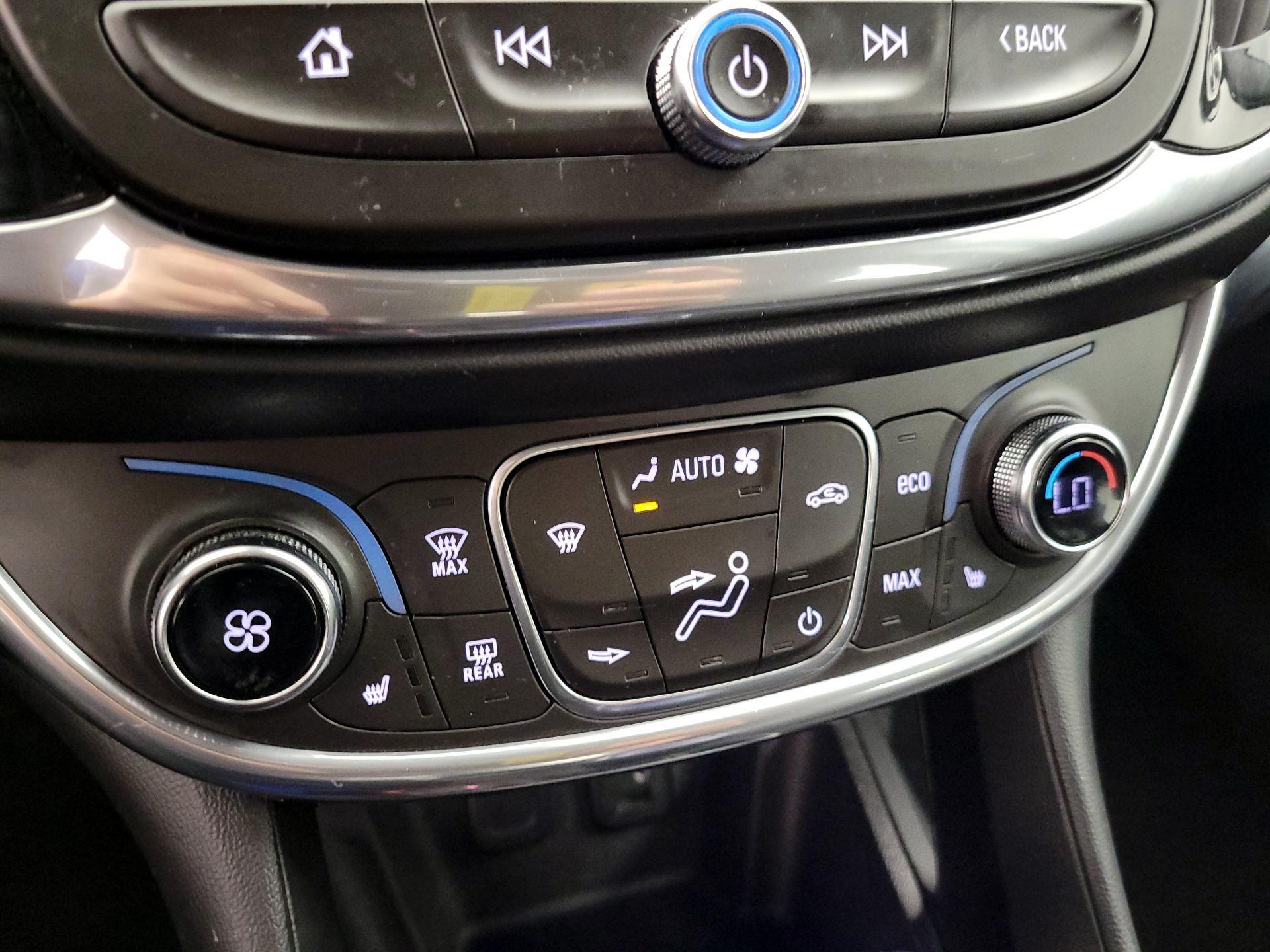 Thumbnail: 2016 Chevrolet Volt - 16