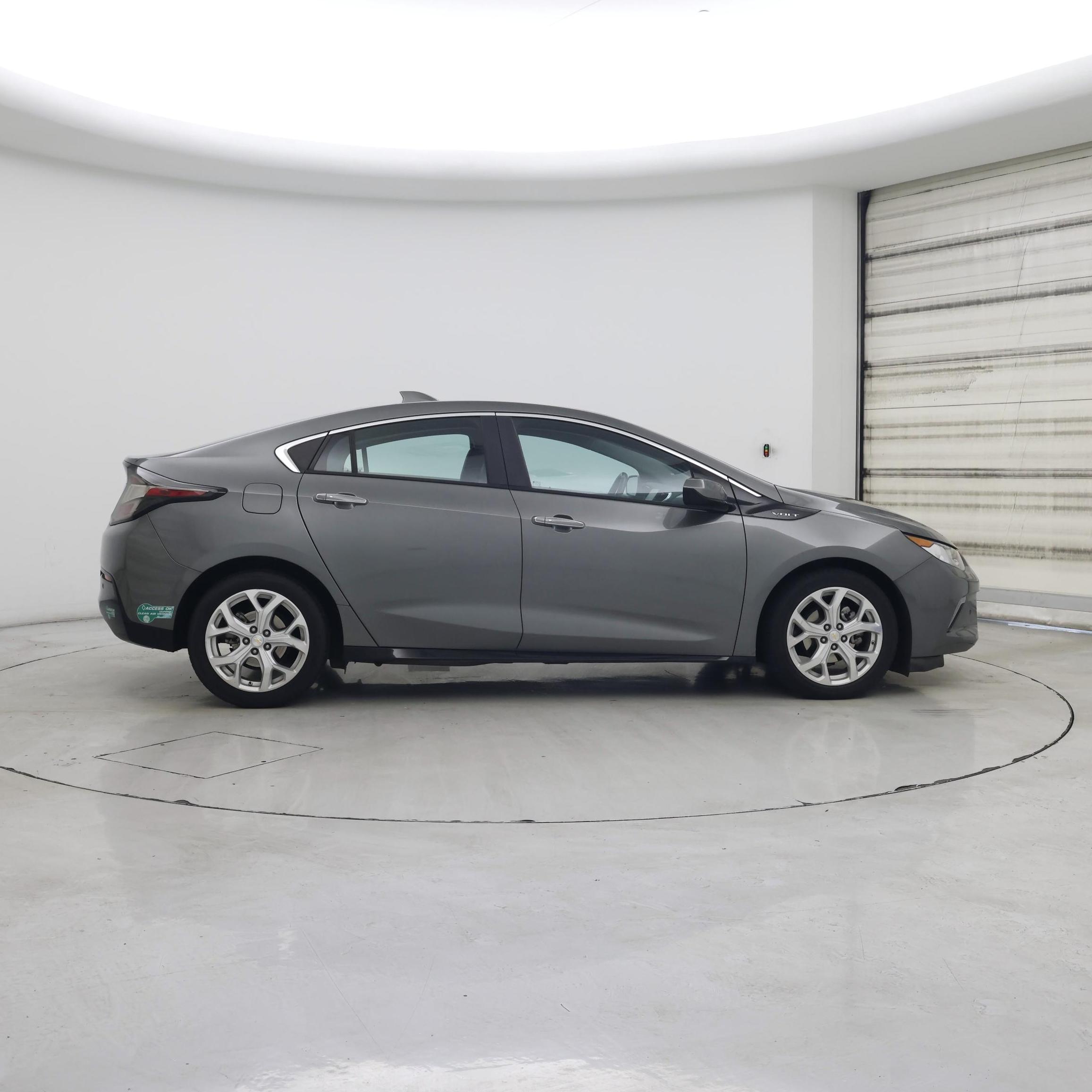 Thumbnail: 2016 Chevrolet Volt - 7