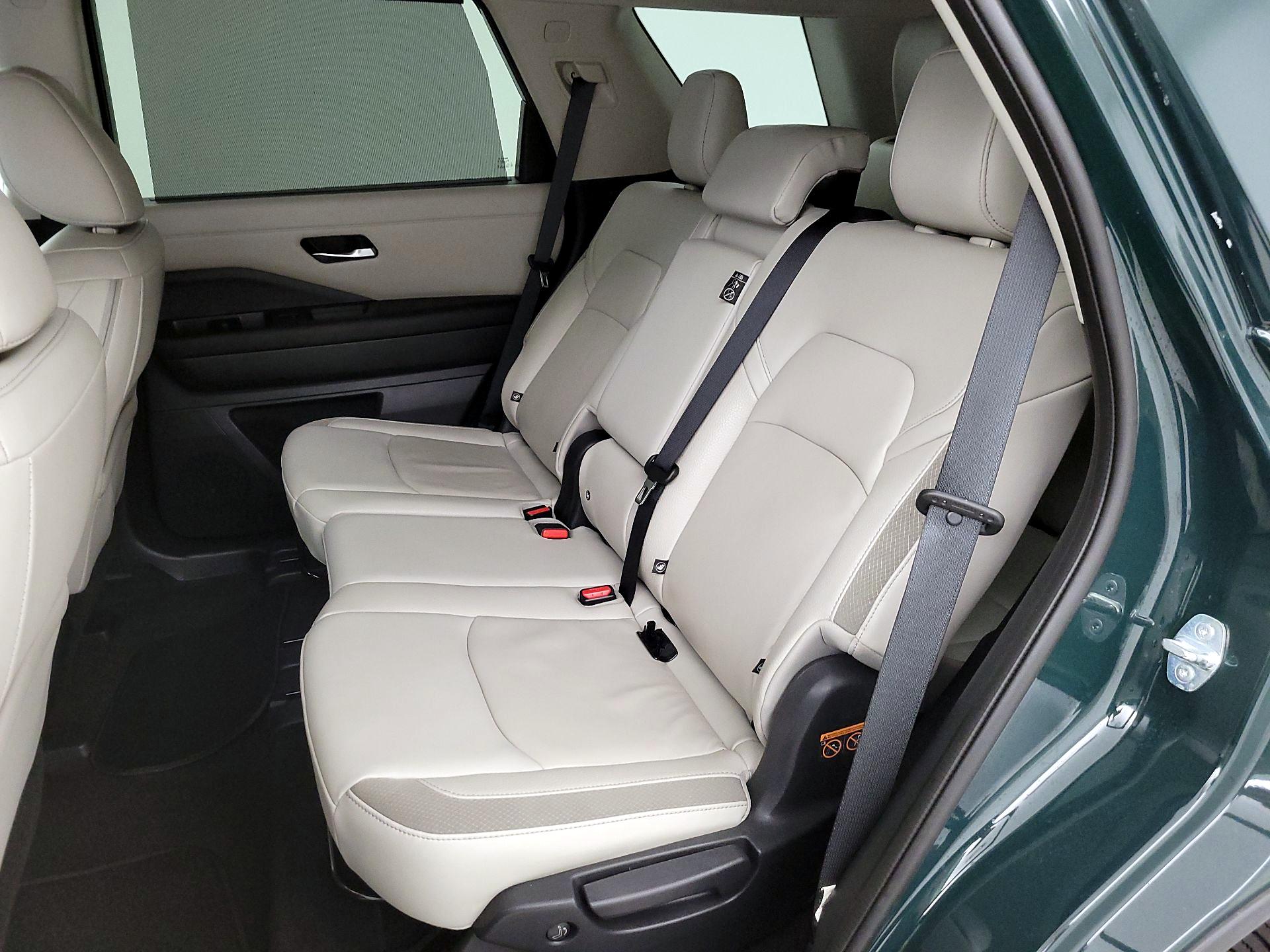 Thumbnail: 2023 Nissan Pathfinder - 18