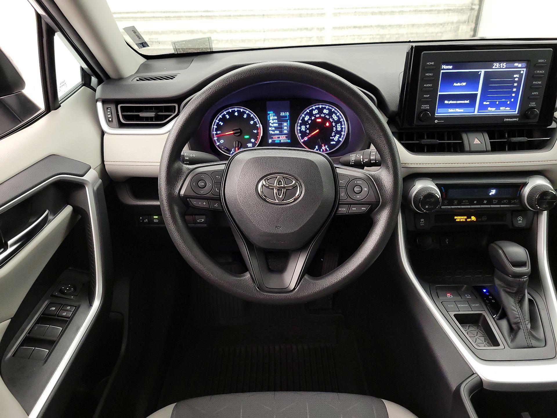 Thumbnail: 2022 Toyota RAV4 - 10