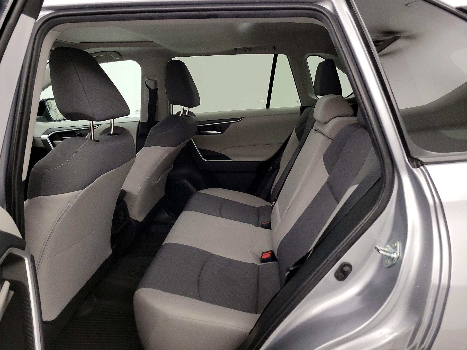 Thumbnail: 2022 Toyota RAV4 - 19