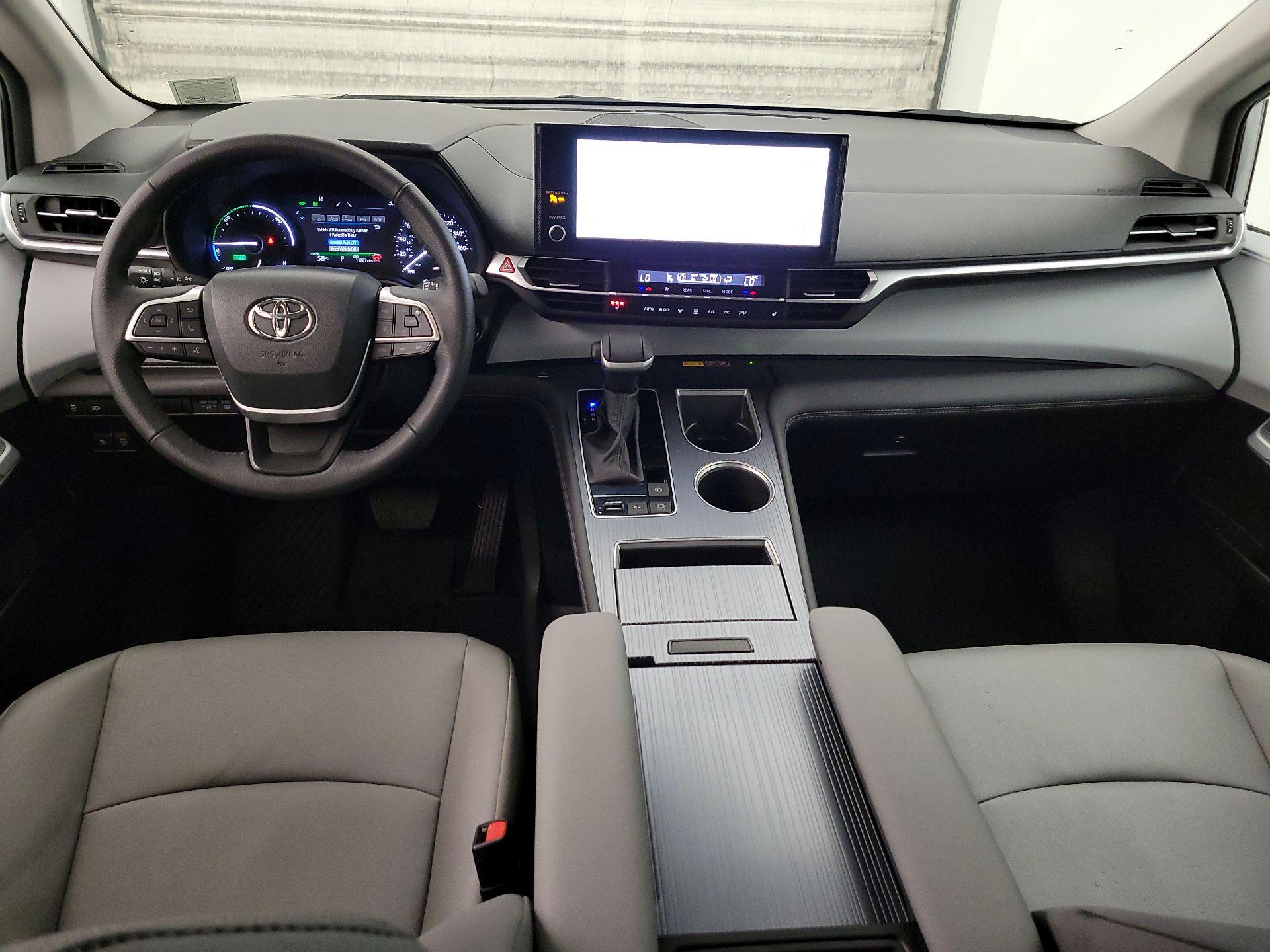 Thumbnail: 2025 Toyota Sienna - 9