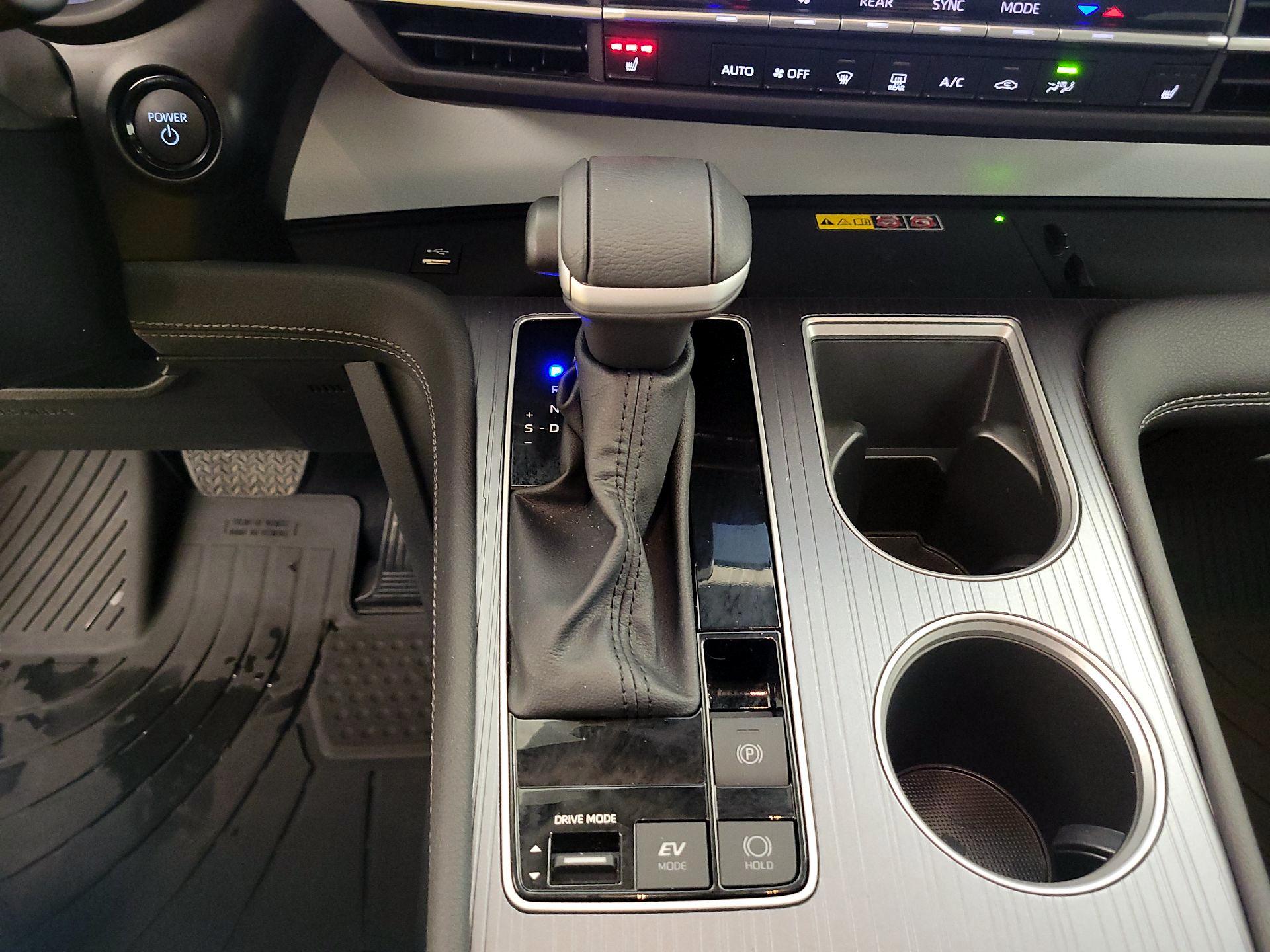 Thumbnail: 2025 Toyota Sienna - 18