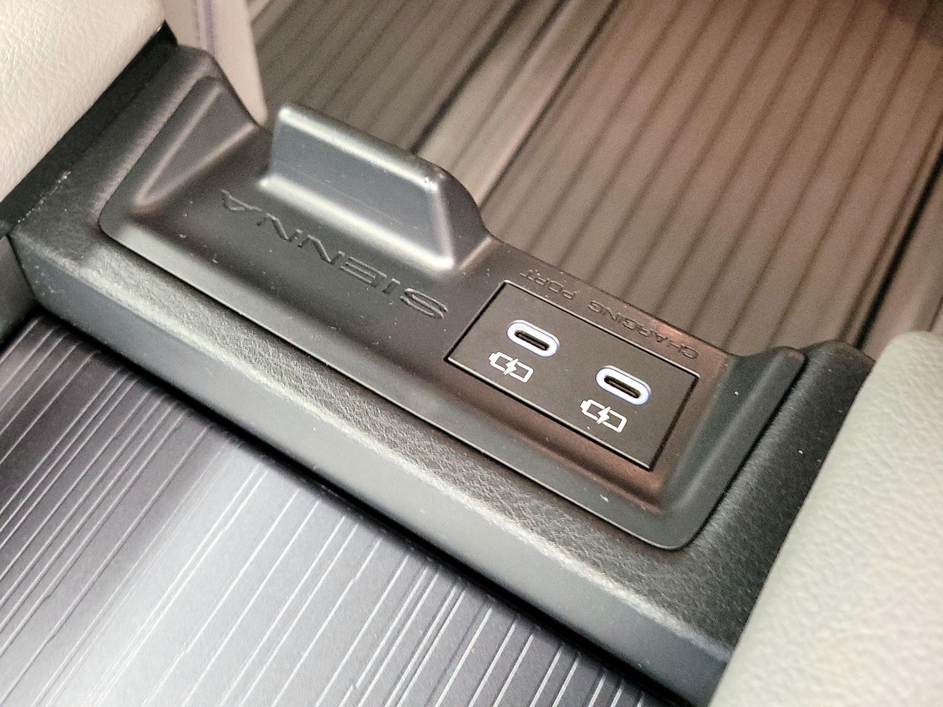 Thumbnail: 2025 Toyota Sienna - 19