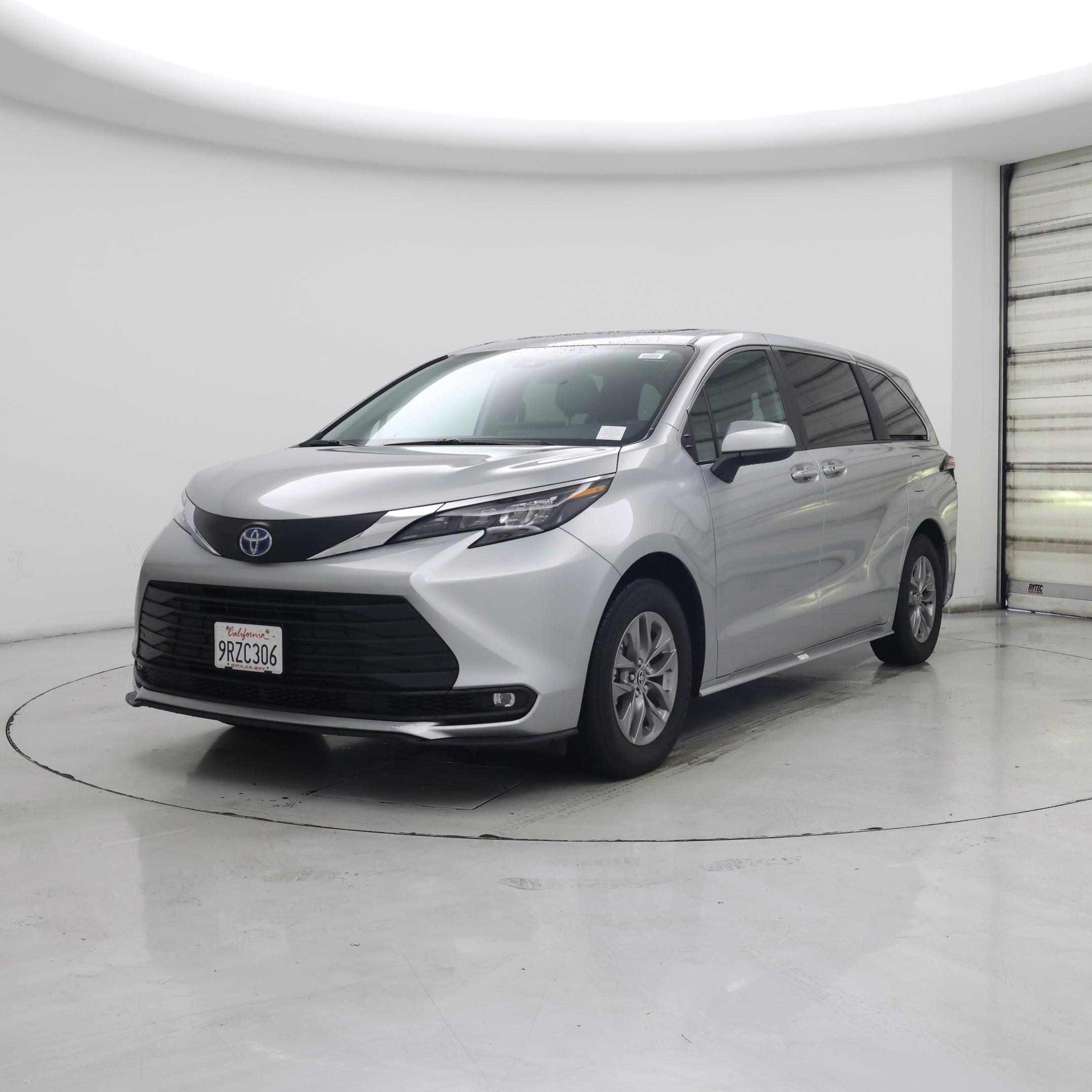 Thumbnail: 2025 Toyota Sienna - 4