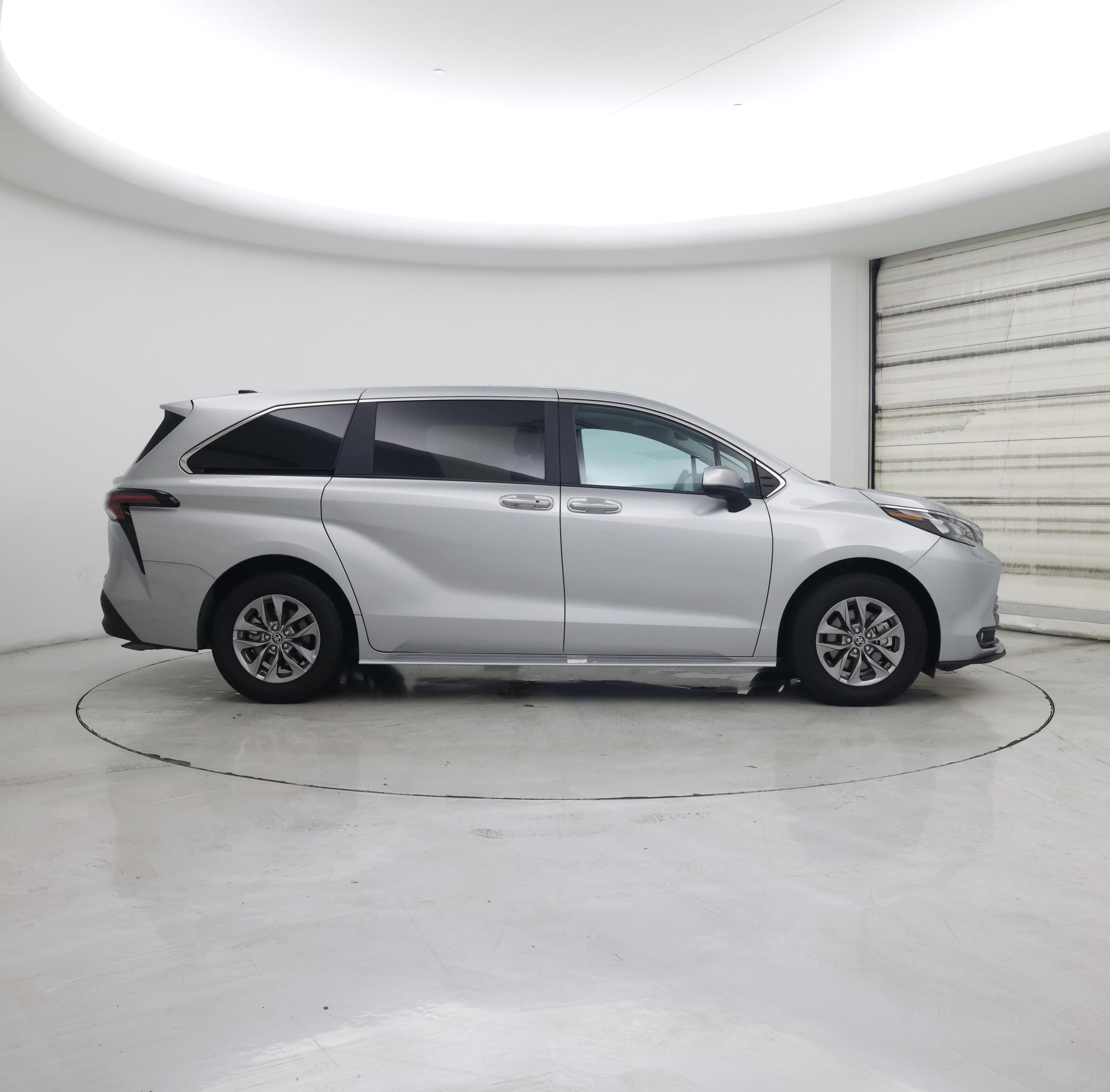 Thumbnail: 2025 Toyota Sienna - 7
