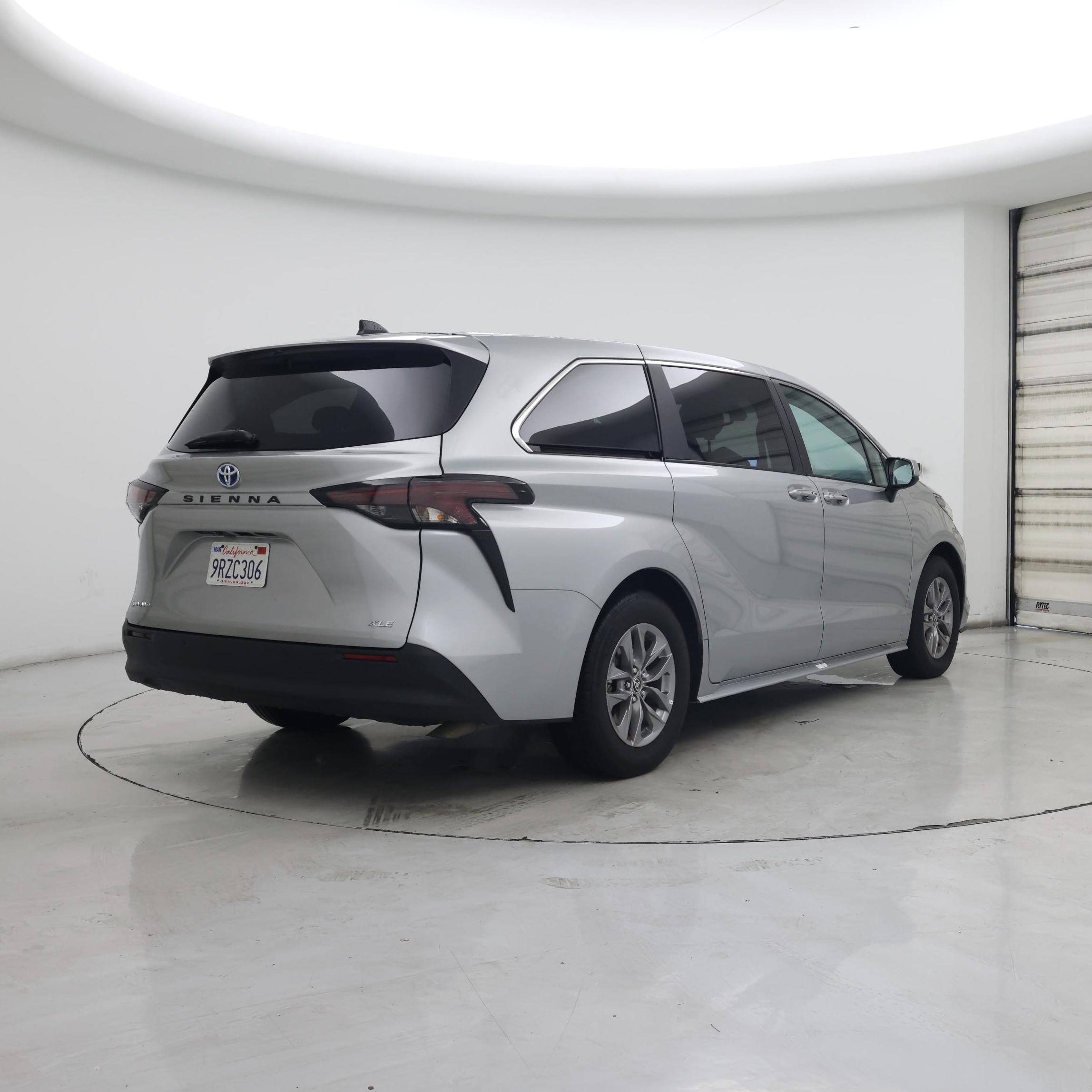 Thumbnail: 2025 Toyota Sienna - 8