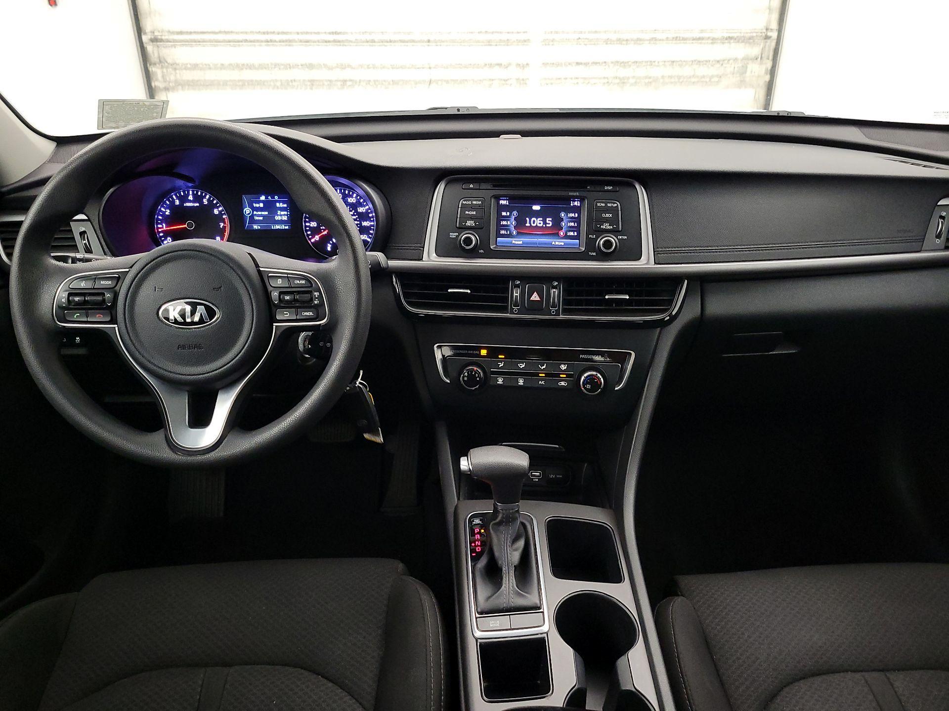 Thumbnail: 2017 Kia Optima - 9