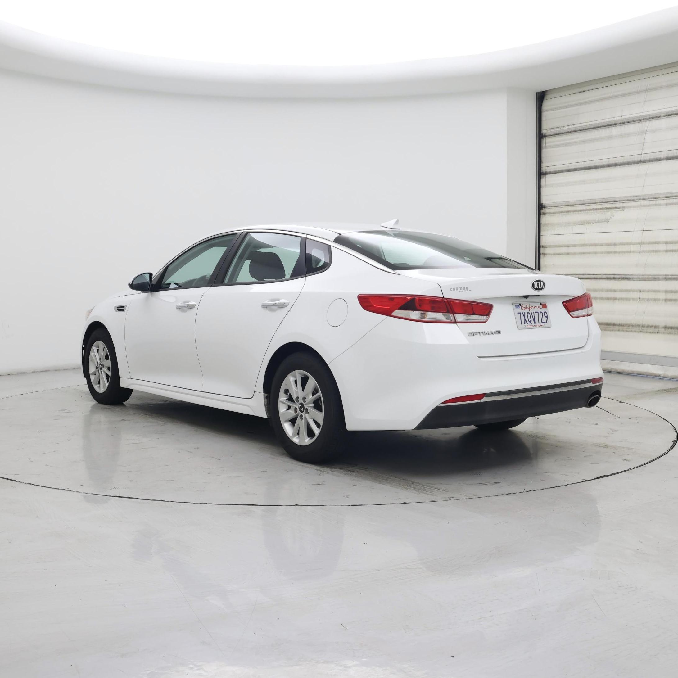 Thumbnail: 2017 Kia Optima - 2