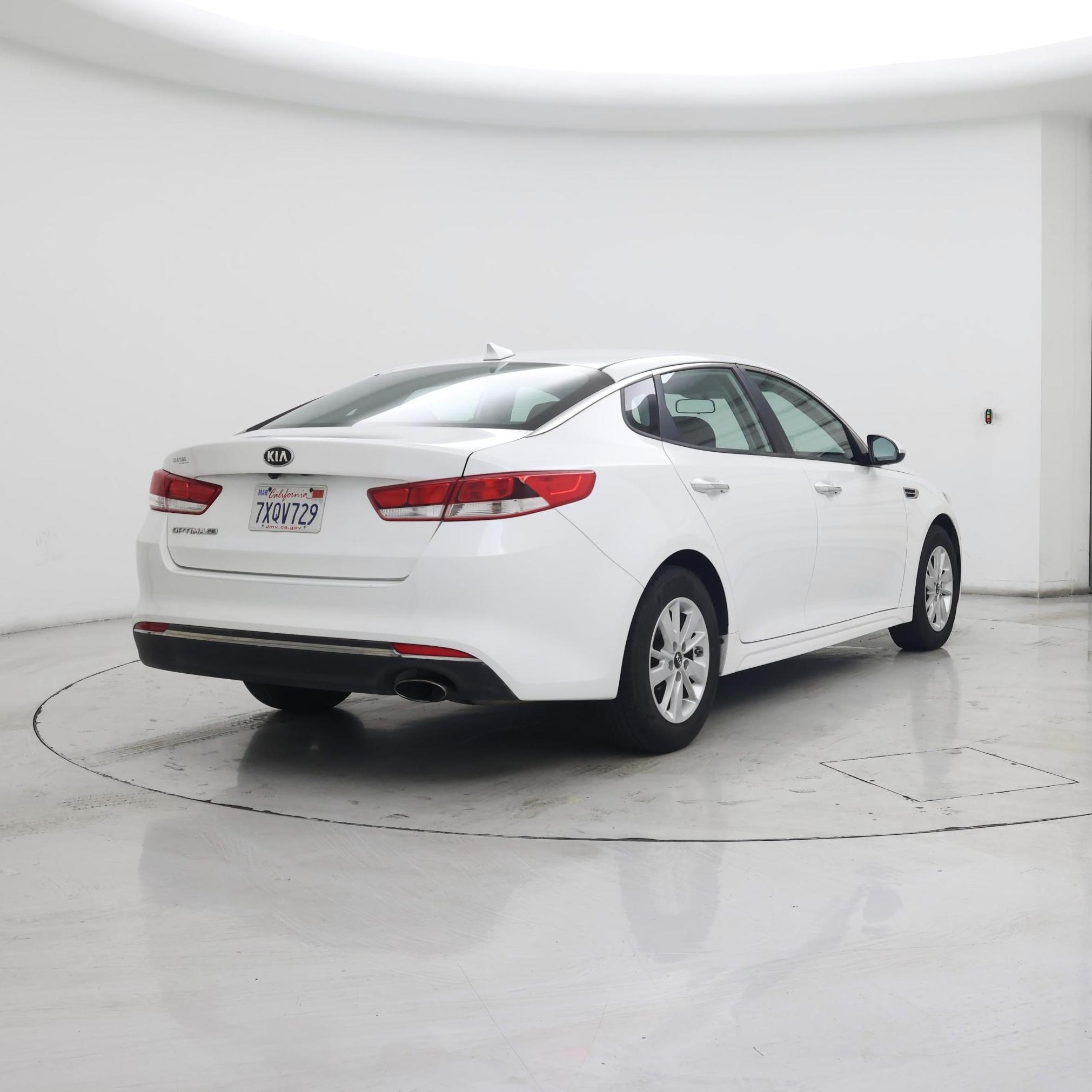 Thumbnail: 2017 Kia Optima - 8