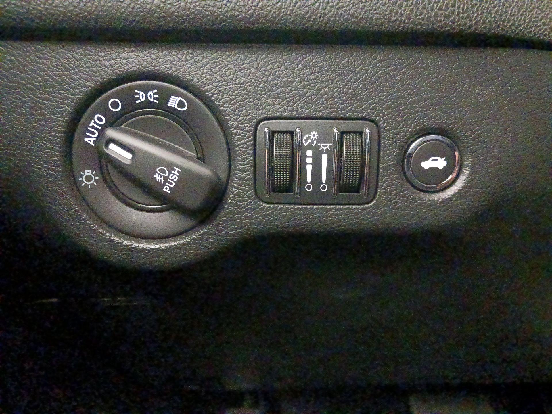 Thumbnail: 2016 Dodge Charger - 13