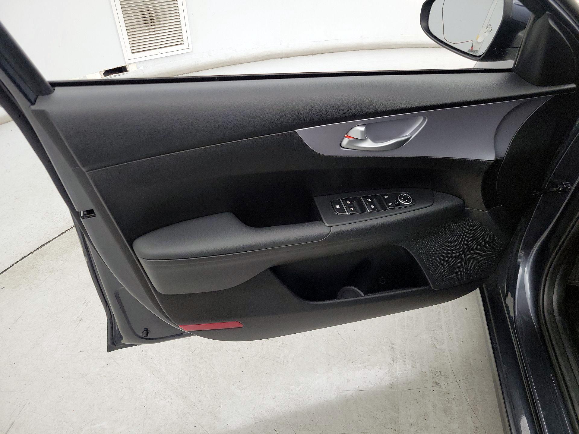 Thumbnail: 2024 Kia Forte - 12