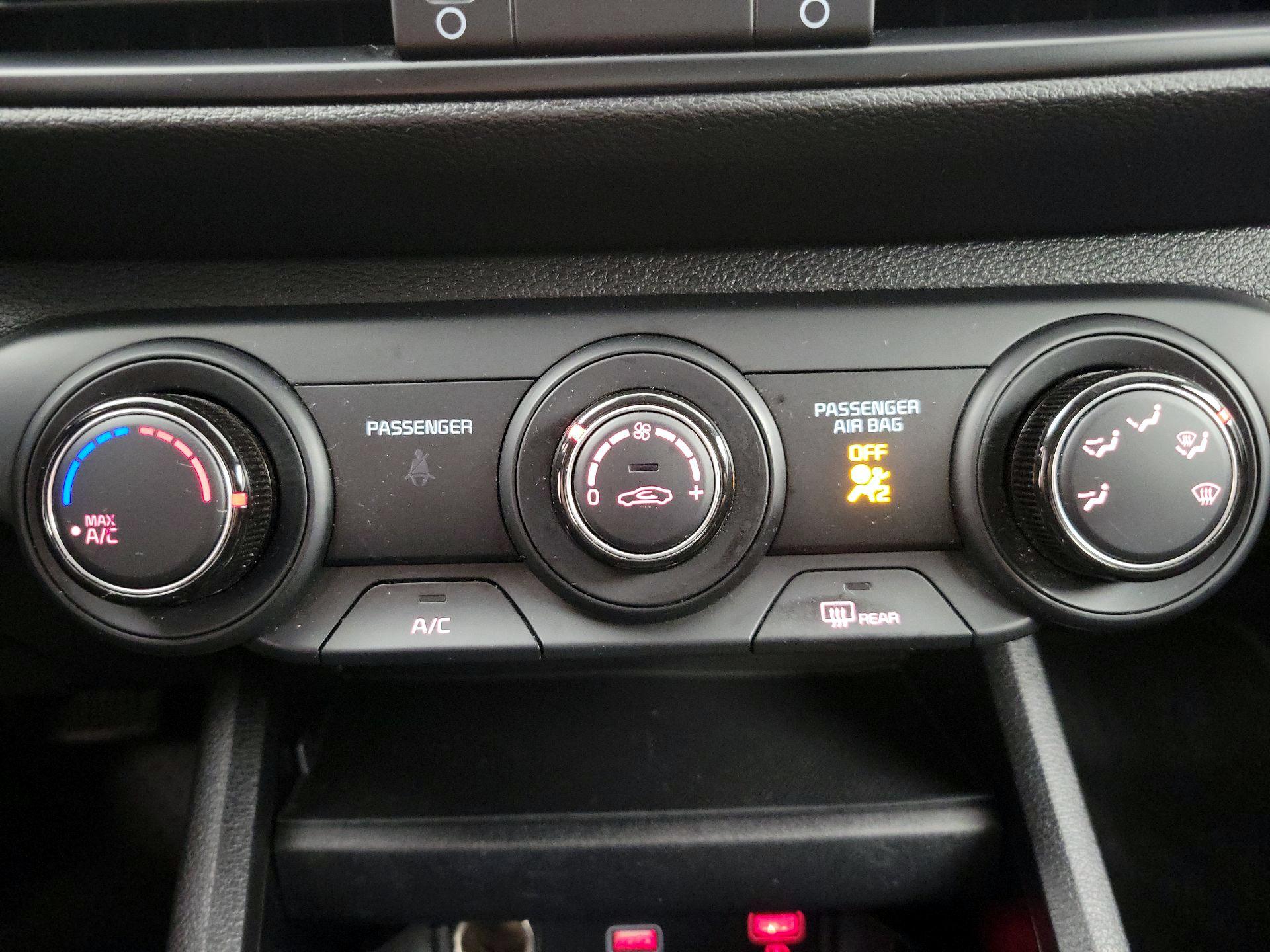 Thumbnail: 2024 Kia Forte - 16