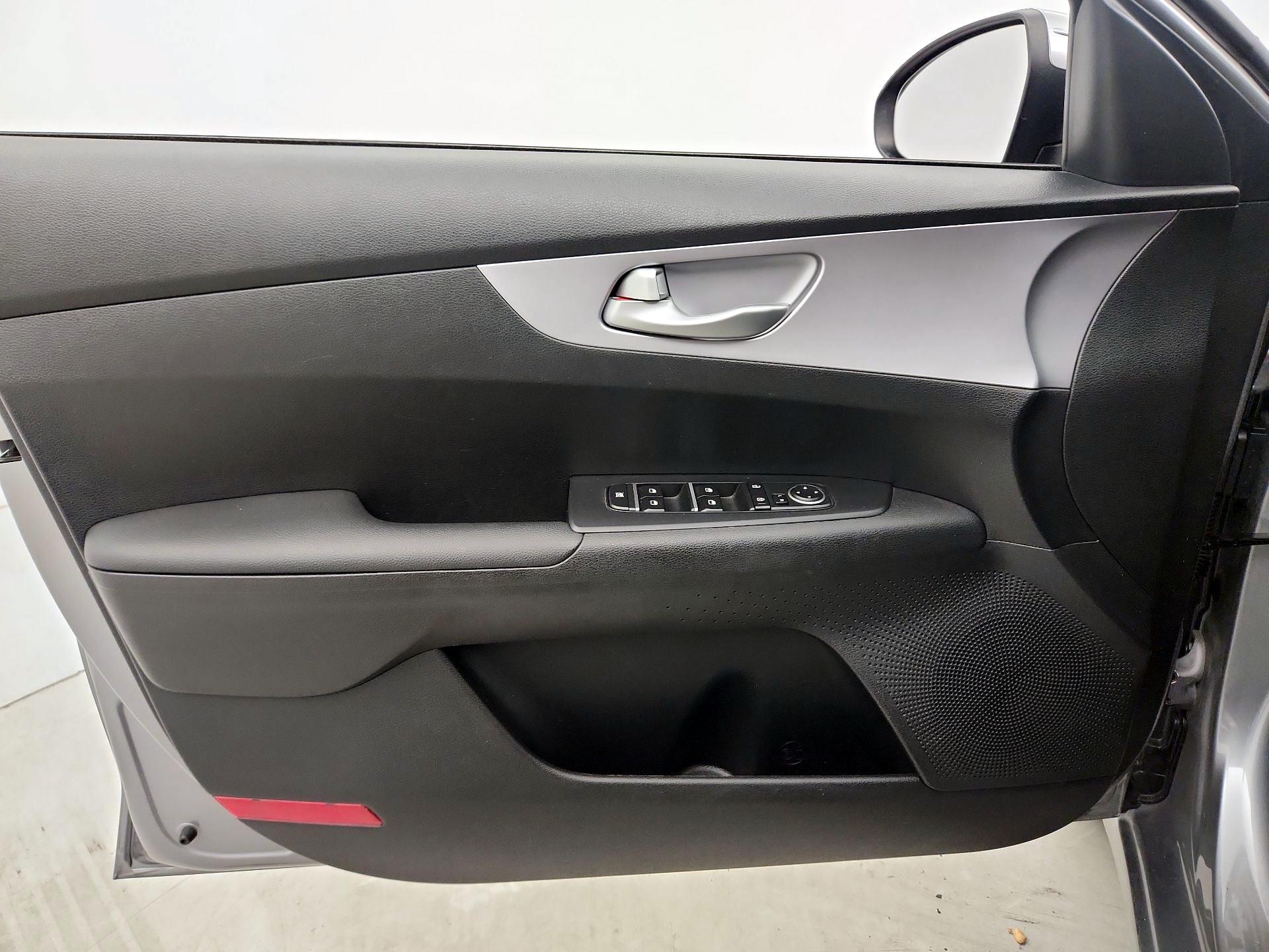 Thumbnail: 2024 Kia Forte - 12