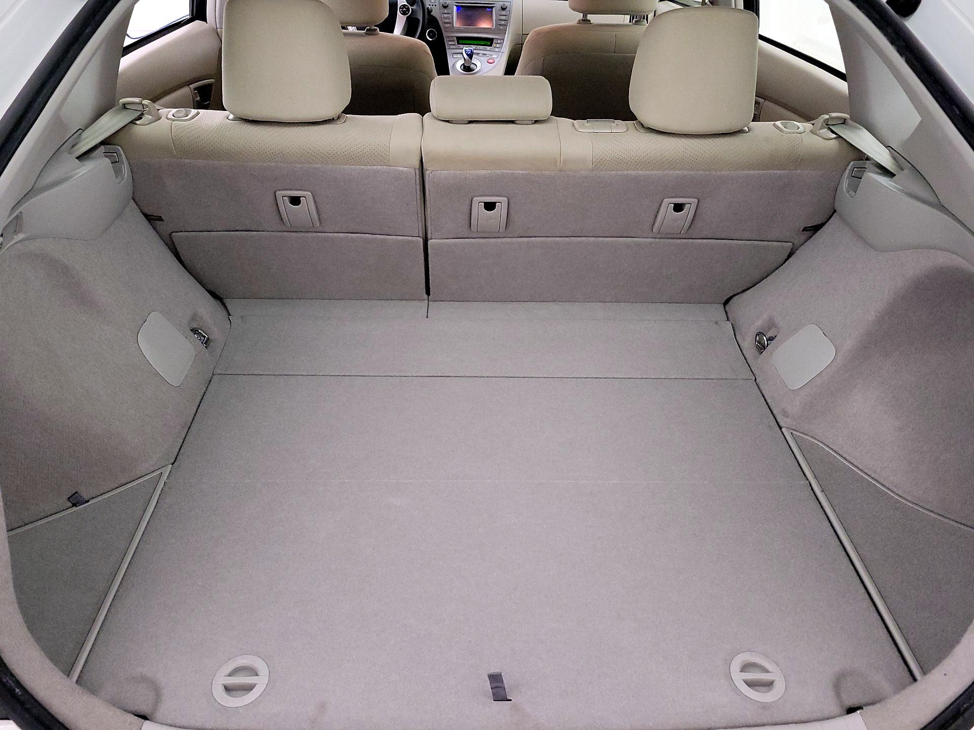 Thumbnail: 2015 Toyota Prius - 20